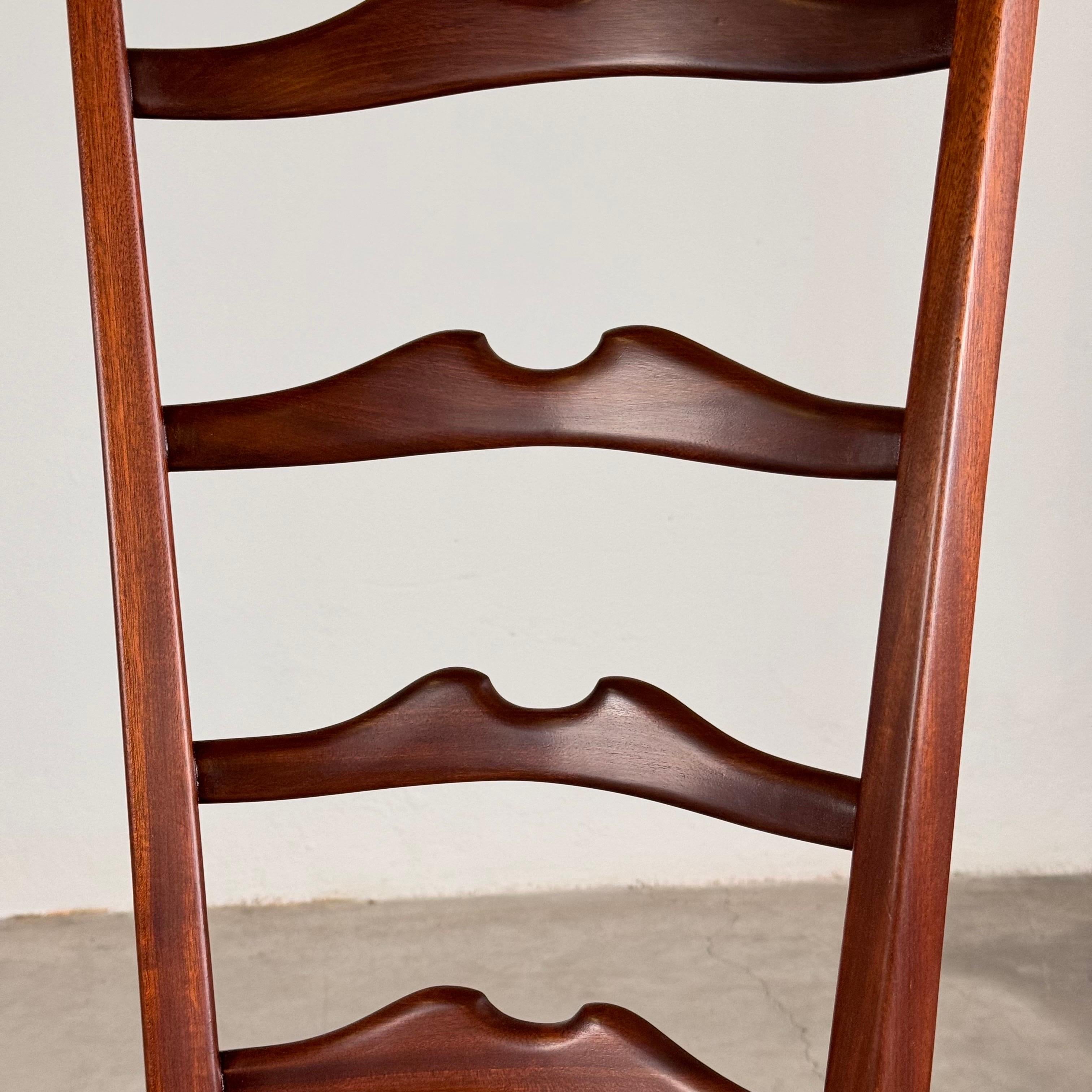 Pair of 1950s Paolo Buffa Chiavari Chairs in Ebonized Wood & White Bouclé For Sale 4