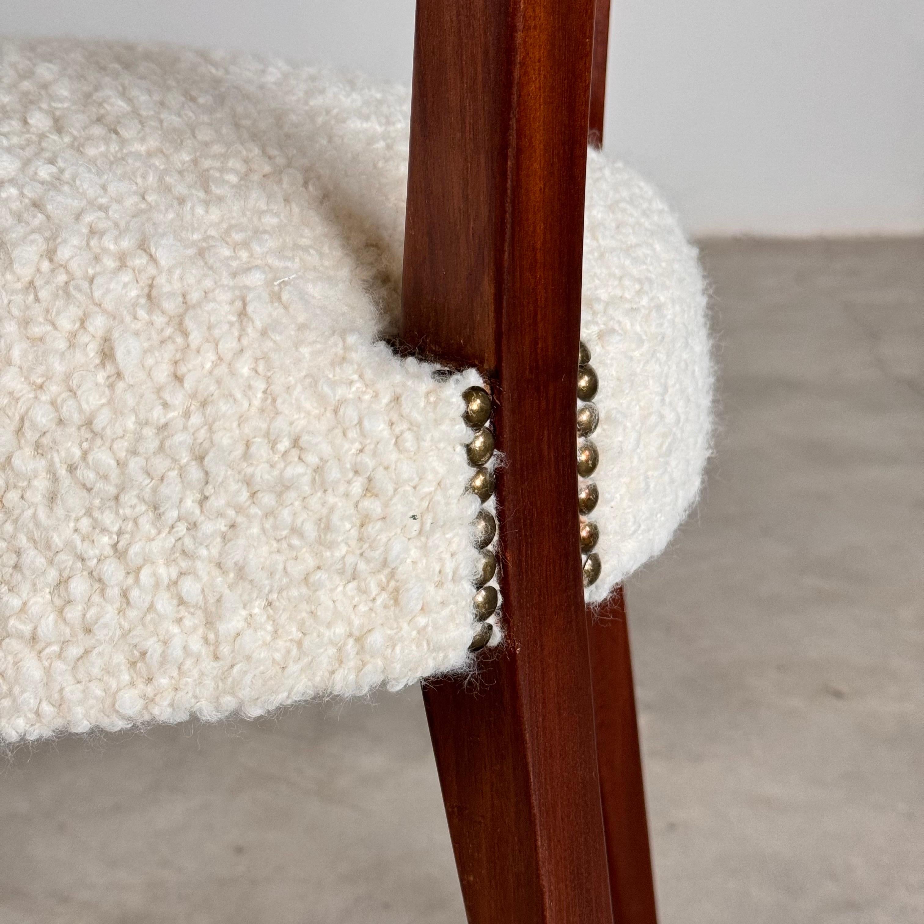 Pair of 1950s Paolo Buffa Chiavari Chairs in Ebonized Wood & White Bouclé For Sale 12