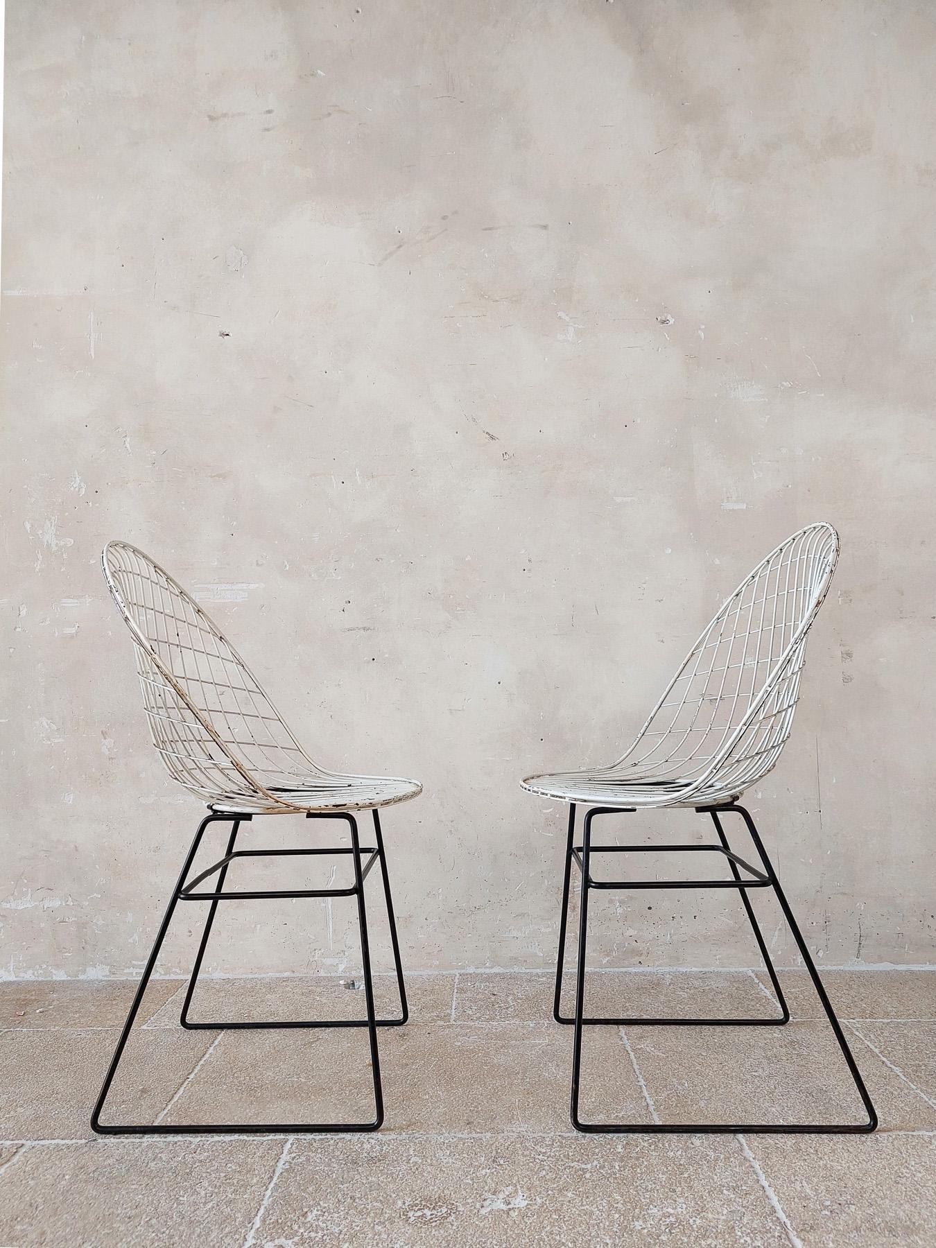 Pair of 1950s Pastoe wire chairs by Cees Braakman and Adriaan Dekker For Sale 2