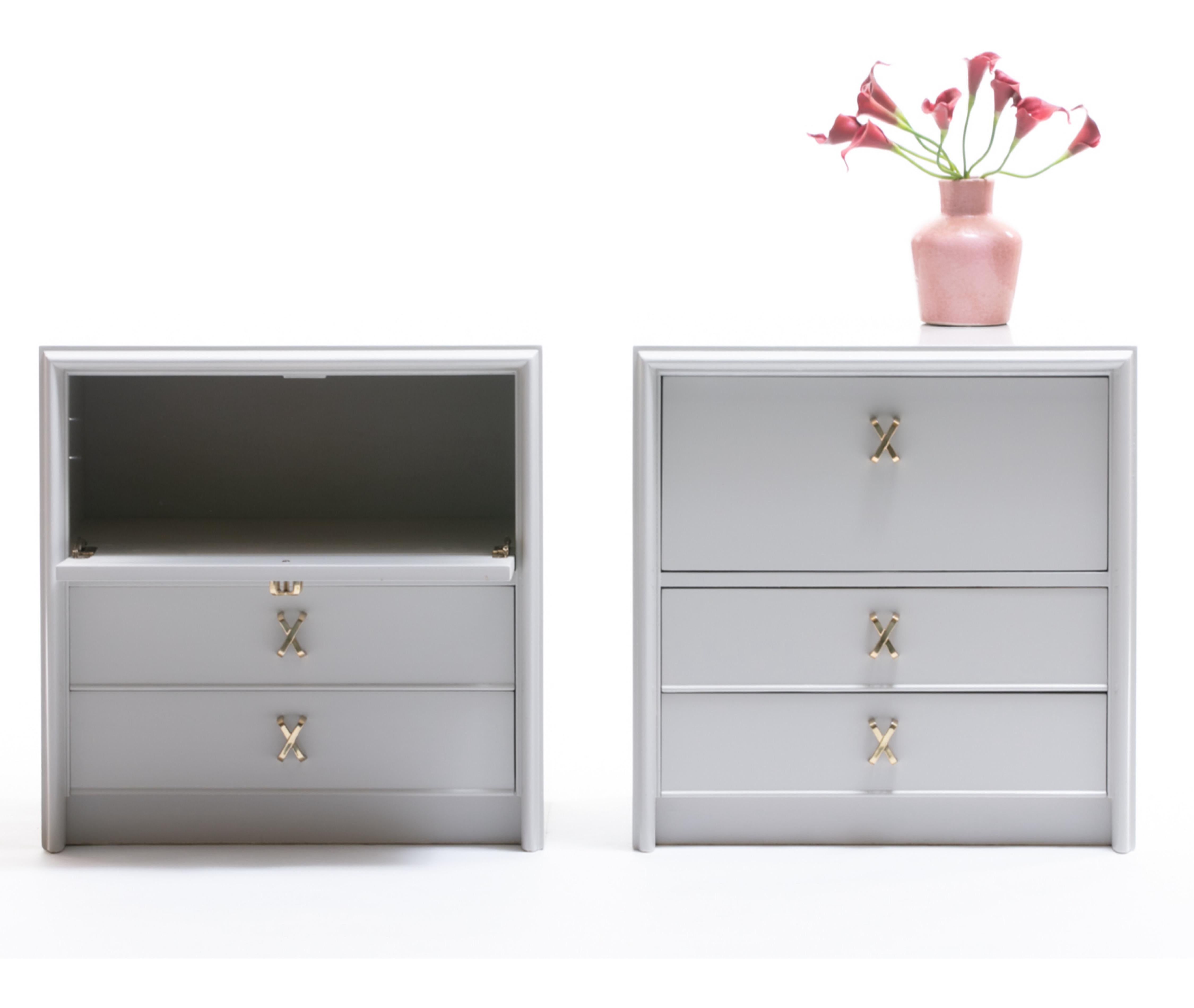 Pair of 1950s Paul Frankl Nightstands Lacquered in Farrow & Ball Pavilion Grey  For Sale 2