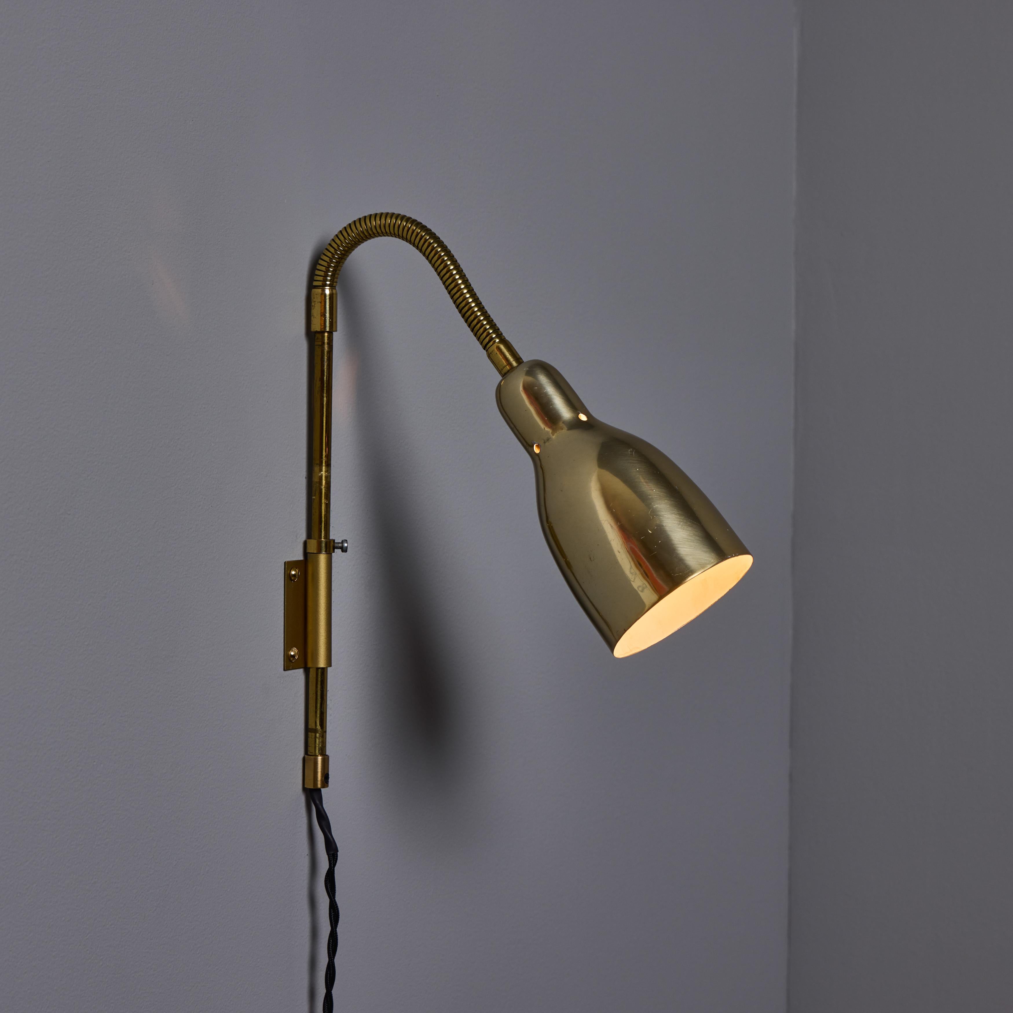 Paire d'appliques en laiton perforé des années 1950 attribuées à Lisa Johansson-Pape en vente 5