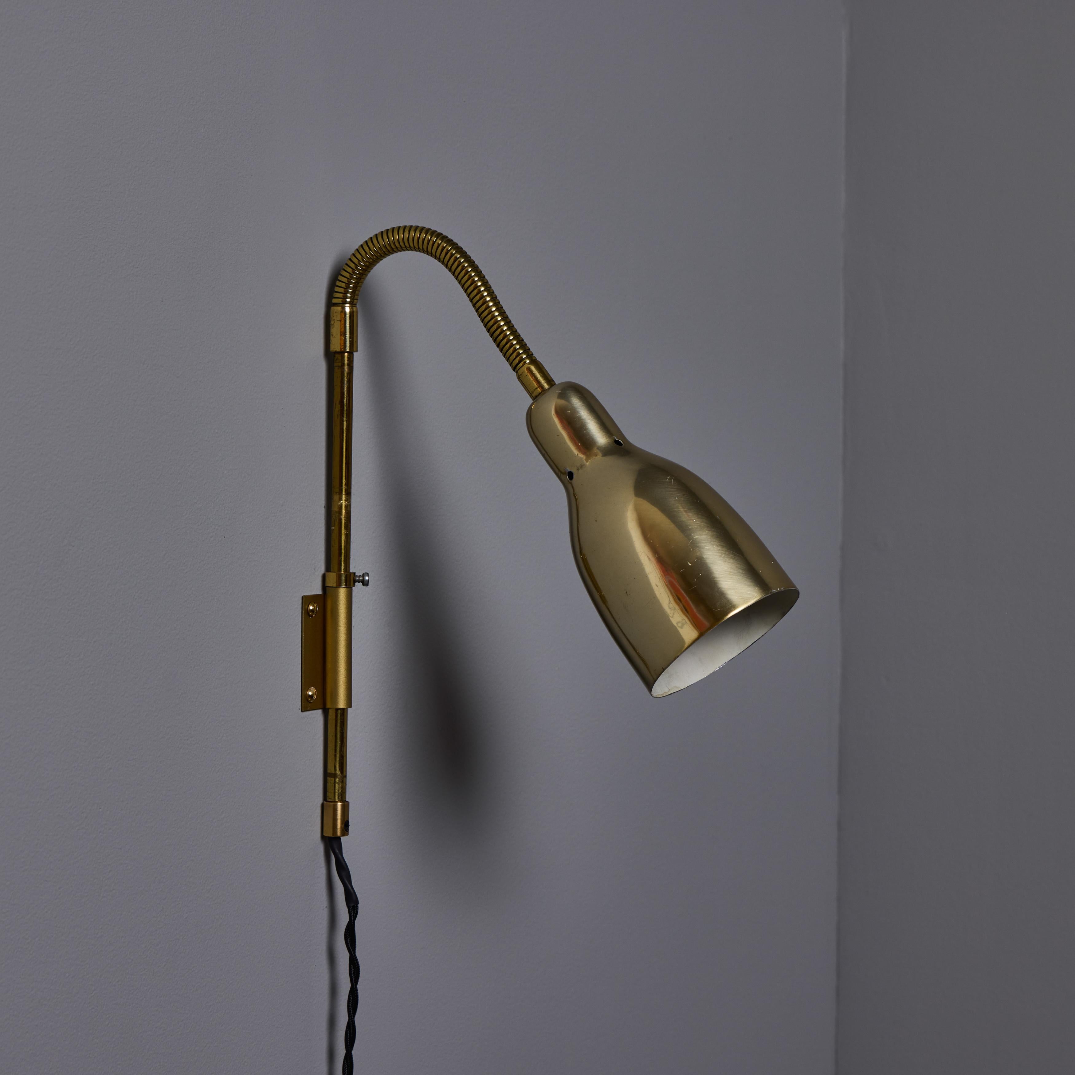 Paire d'appliques en laiton perforé des années 1950 attribuées à Lisa Johansson-Pape en vente 6