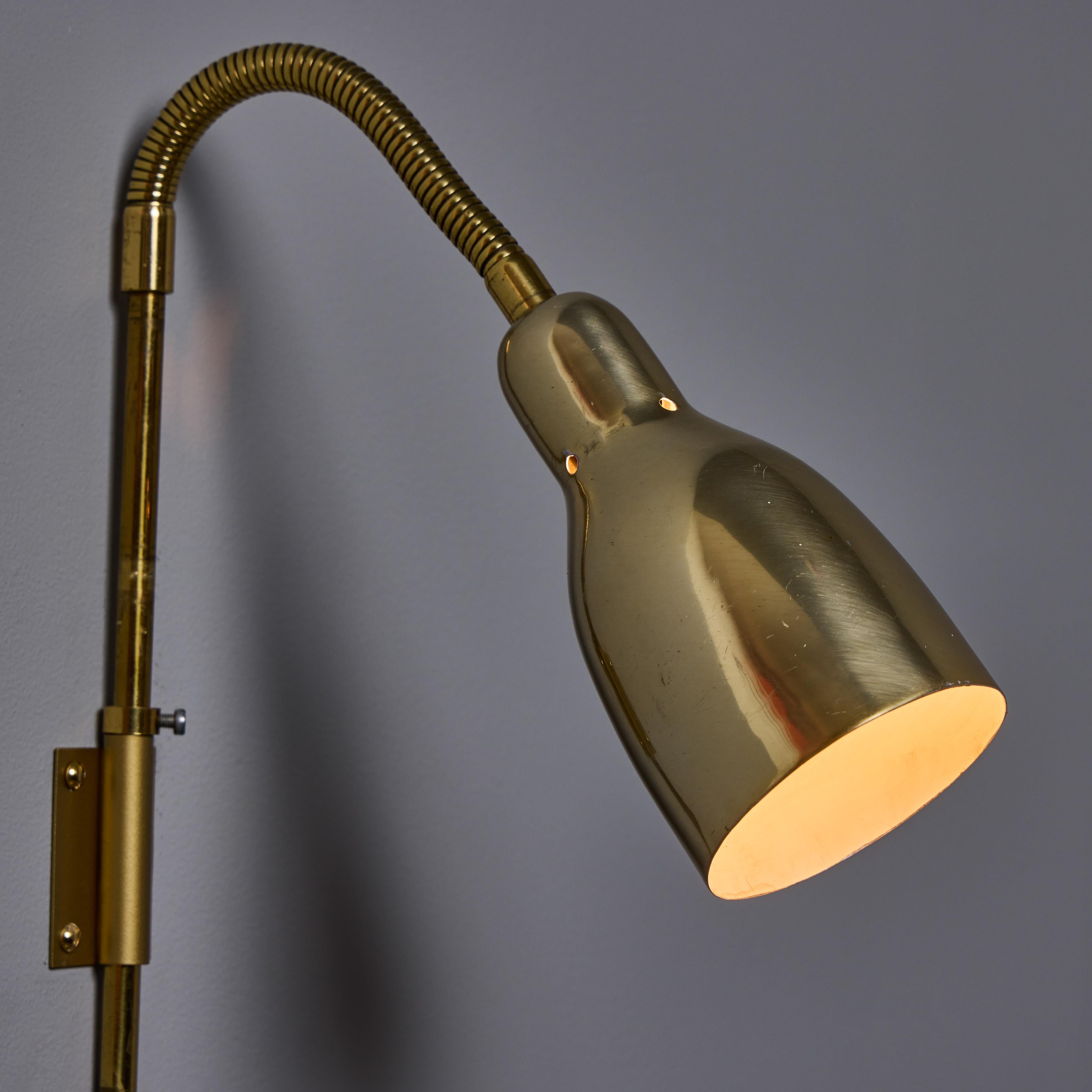 Paire d'appliques en laiton perforé des années 1950 attribuées à Lisa Johansson-Pape en vente 10