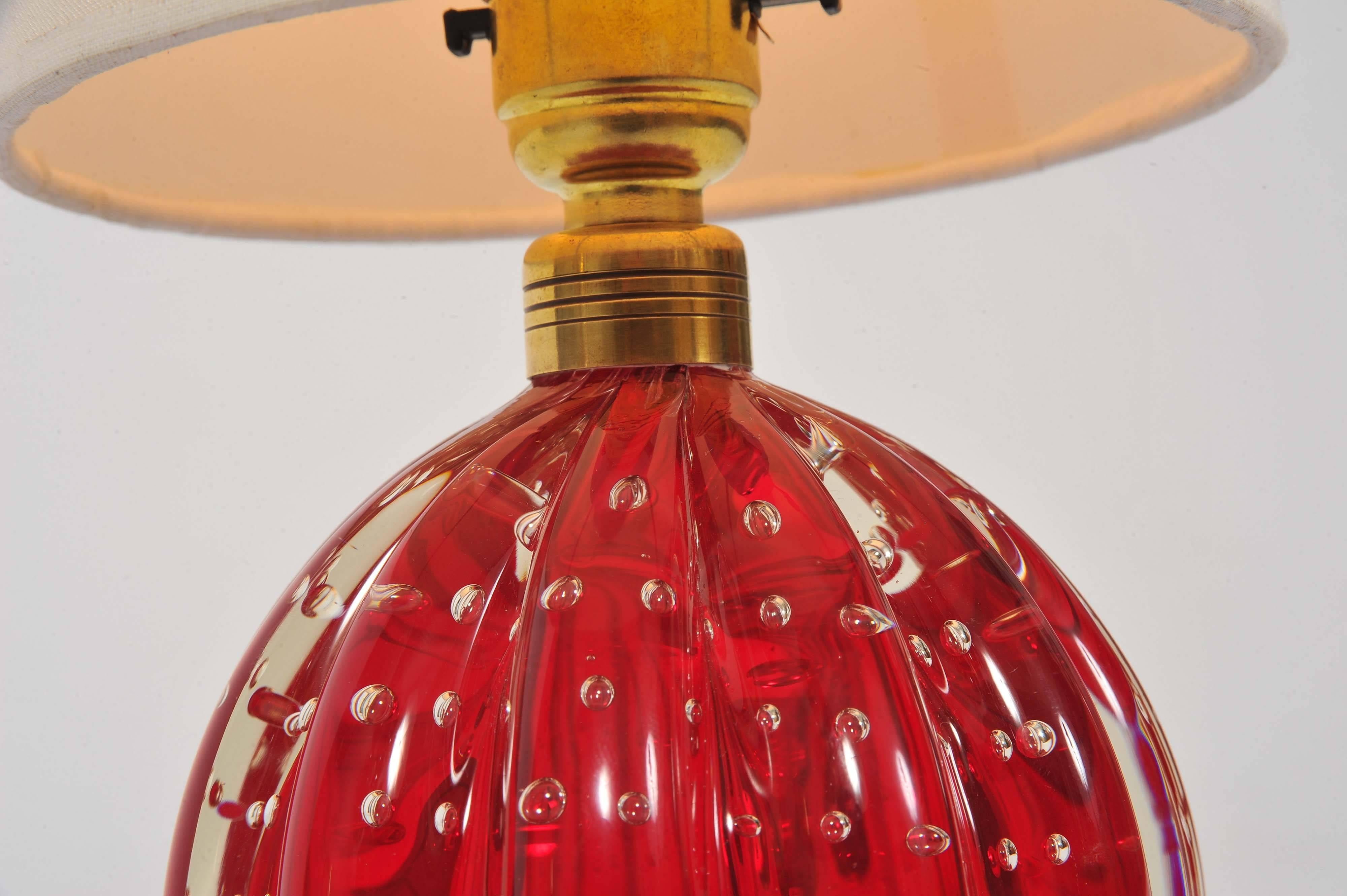 Pair of 1950s Italian Red Murano Ball Lamps In Excellent Condition In London, GB
