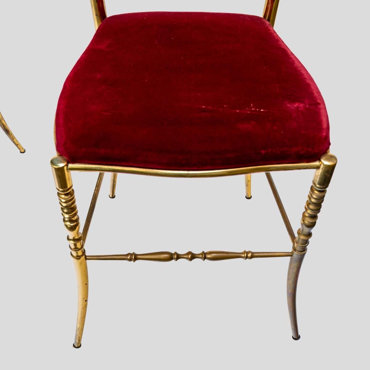 Pair of 1950s red velvet upholstered brass metal chairs by Chiavari For Sale 1