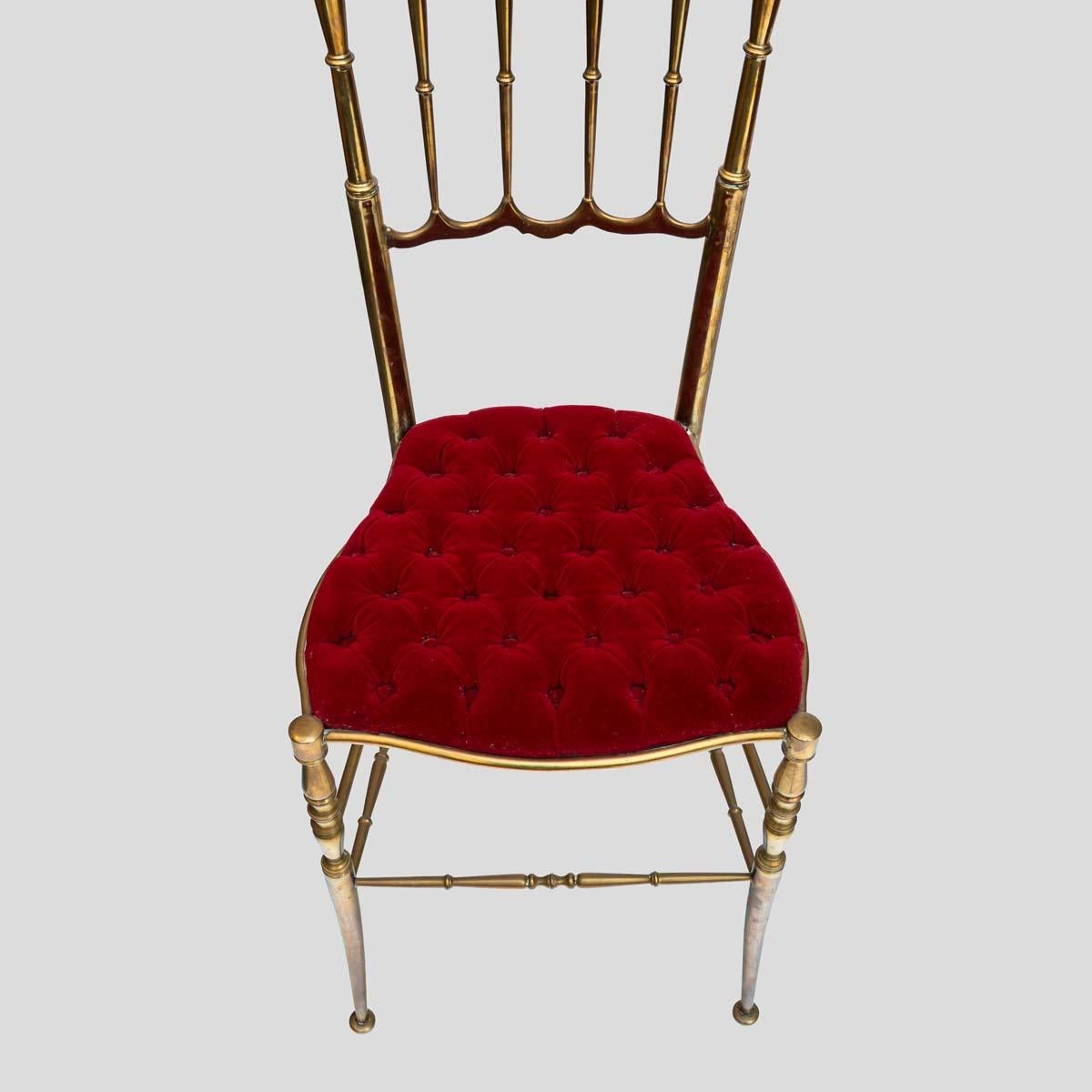 Pair of 1950s red velvet upholstered brass metal high back chairs by Chiavari For Sale 3