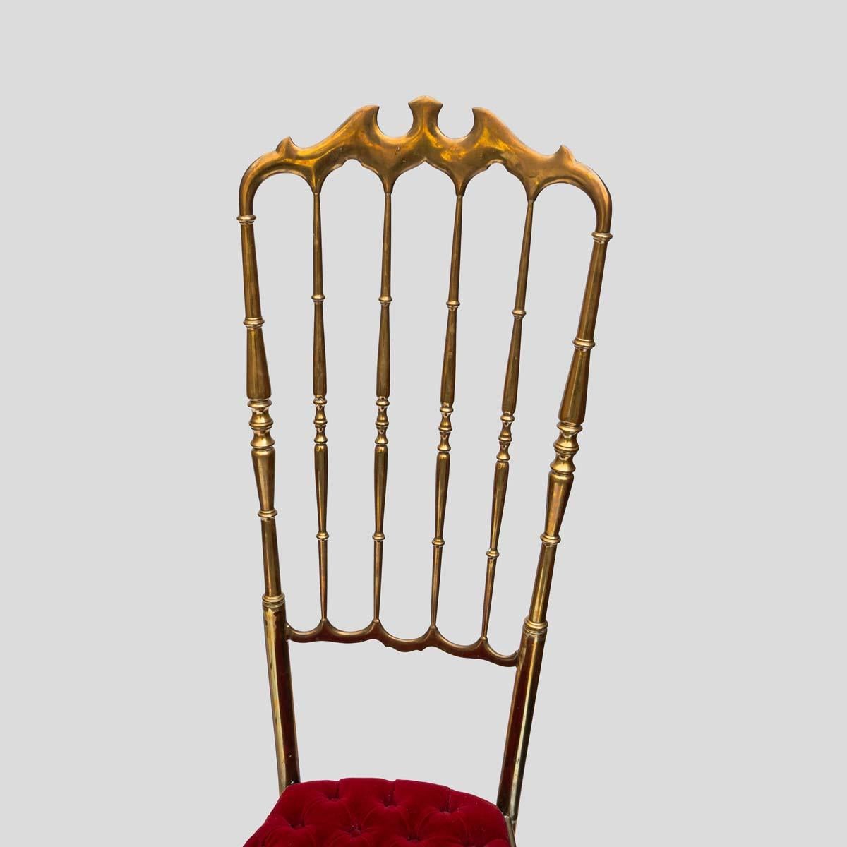 Pair of 1950s red velvet upholstered brass metal high back chairs by Chiavari For Sale 1