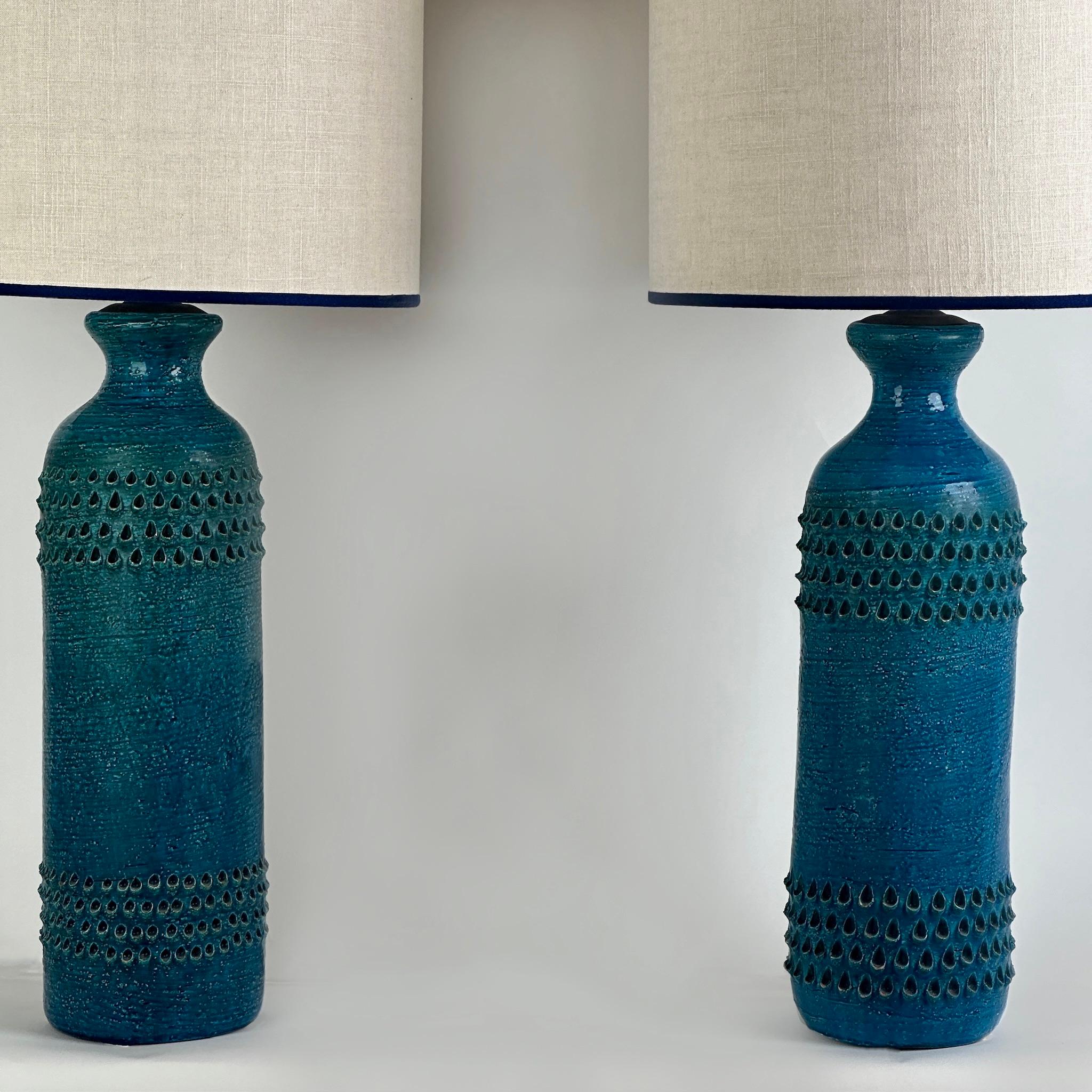 Italian Pair of 1950's Rimini Blue Ceramic Table Lamps by Aldo Londi for Bitossi For Sale