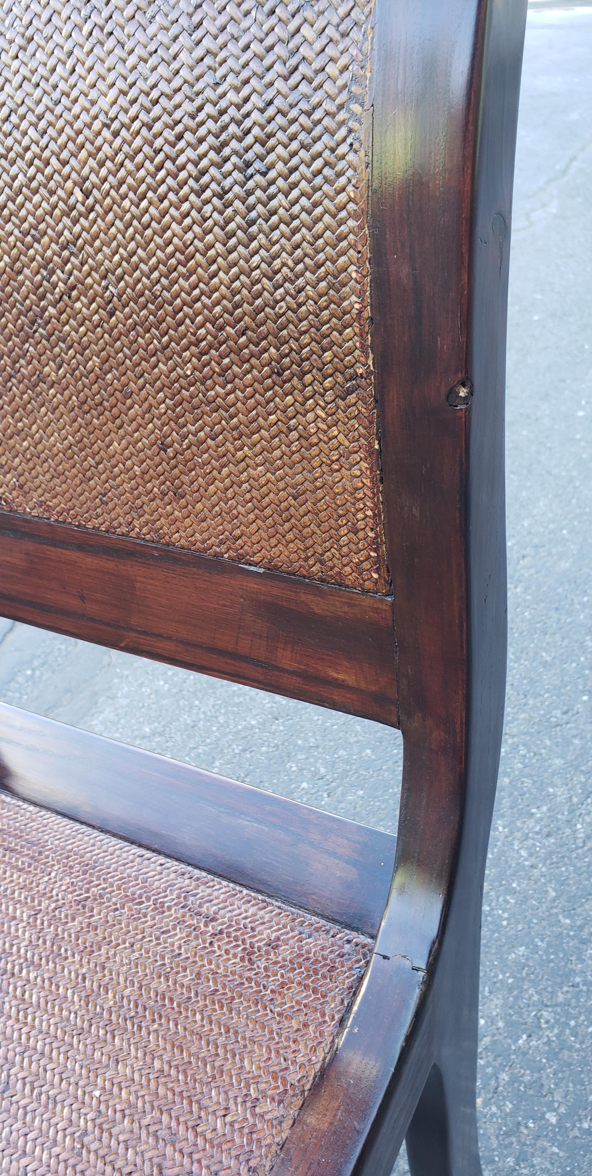 Paire de chaises des années 1950 en palissandre et osier tressé sur assise et dossier en bois dur en vente 1