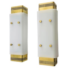 Pair of 1950s Scandinavian Modern Wall Lights by Itsu, Brass and Acrylic Glass