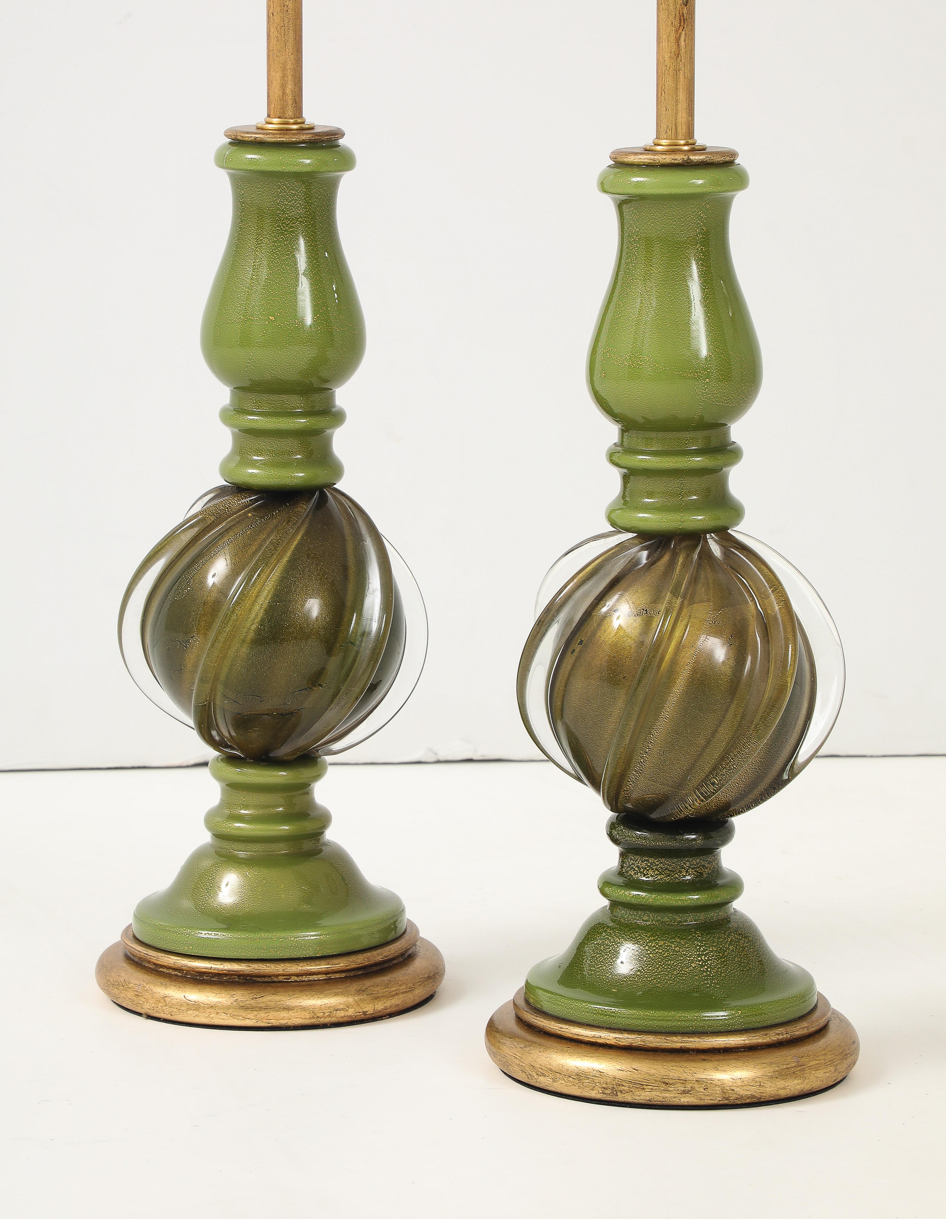 Coppia di lampade in vetro di Murano verde Seguso degli anni '50 In condizioni ottime in vendita a New York, NY