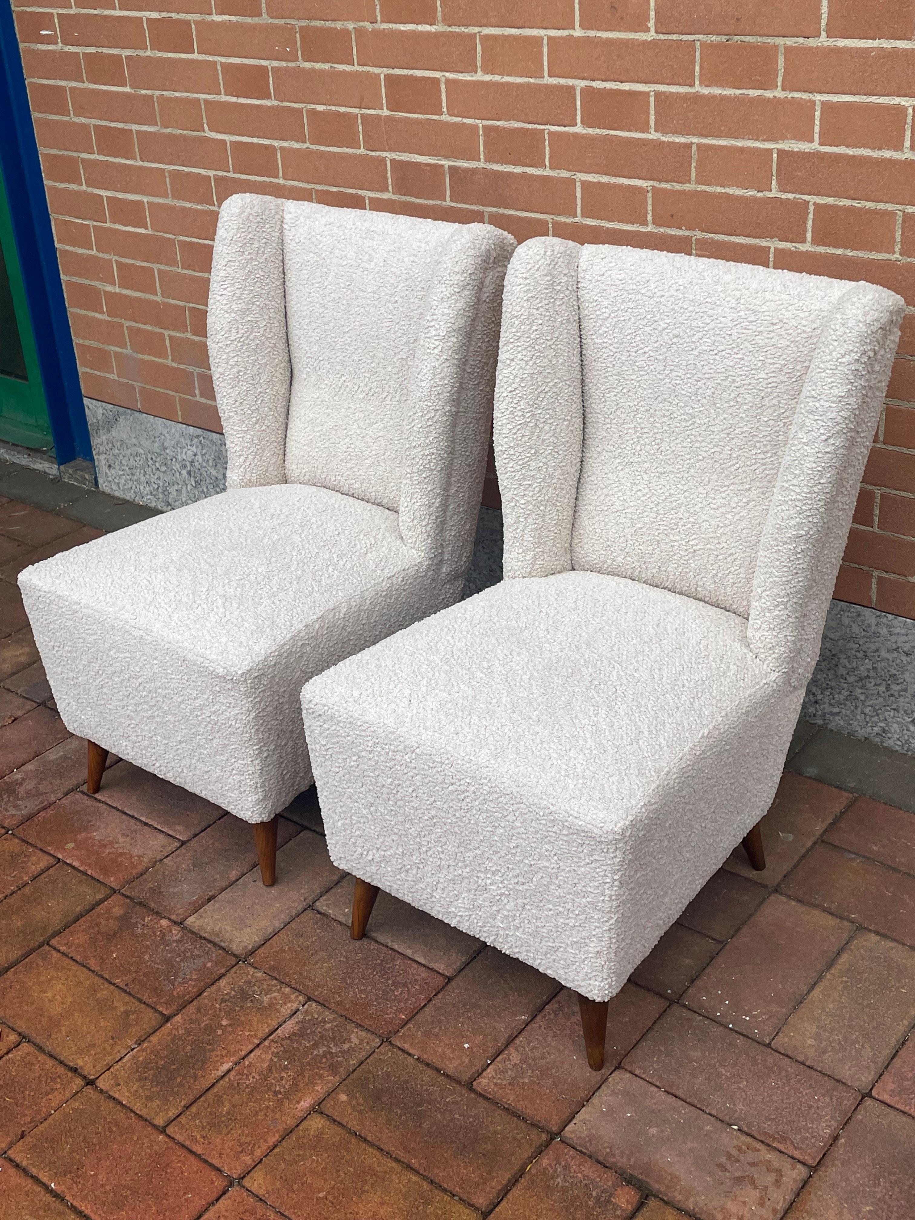 Italian Pair of 1950s Slipper Chairs with New White Bouclé Upholstery For Sale