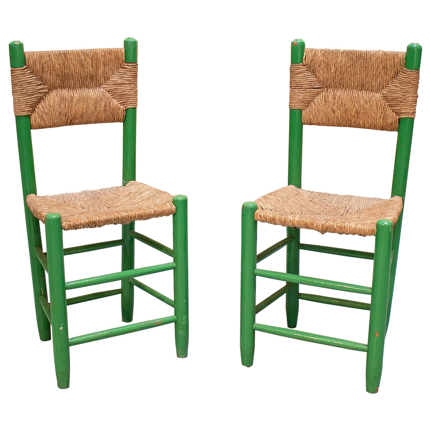 Pair of 1950s Spanish Andalusian Woven Bulrush Traditional Green Painted Chairs For Sale