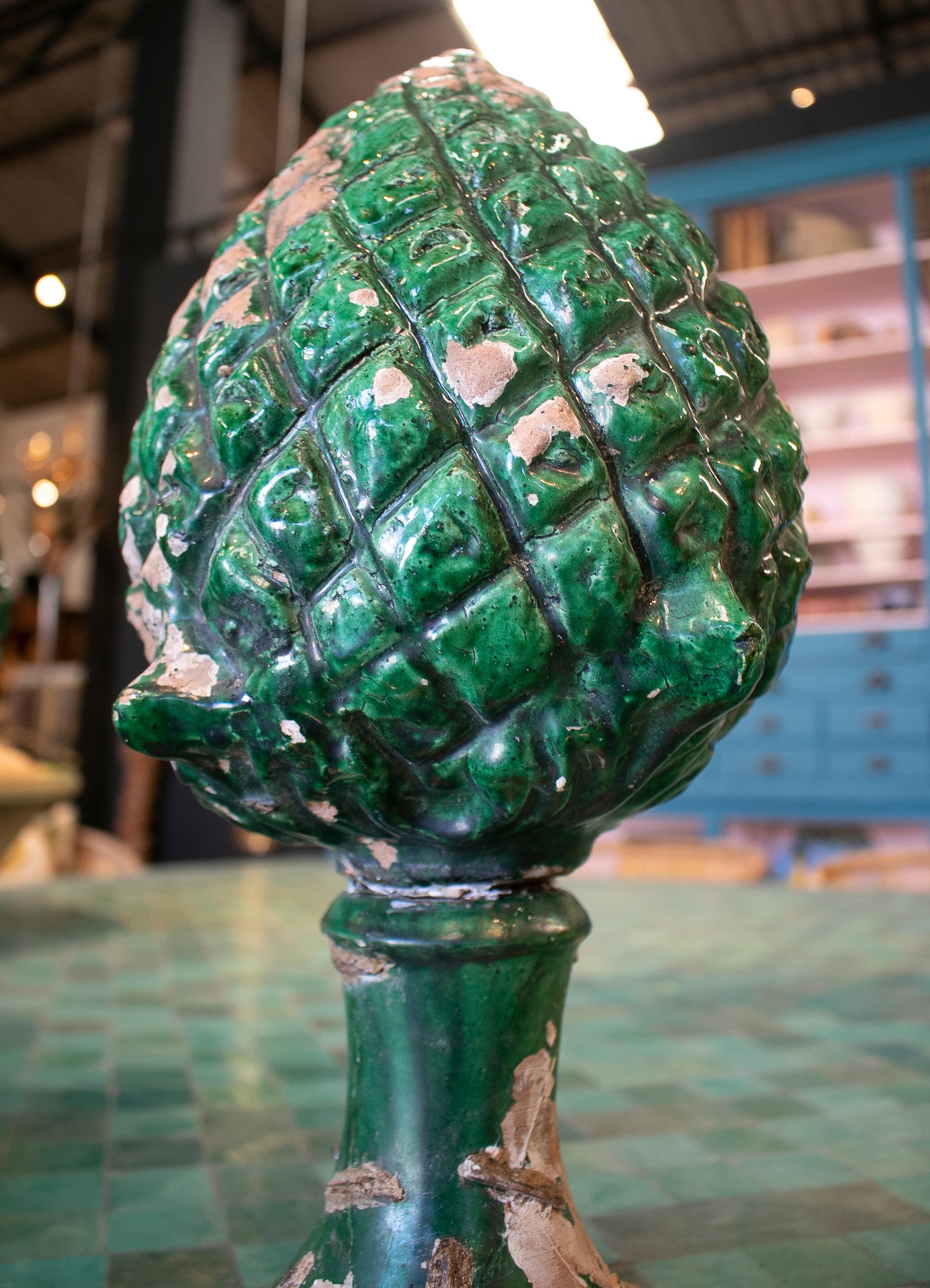 Pair of 1950s Spanish Green Glazed Pine Cone Terracotta Finials In Good Condition In Marbella, ES