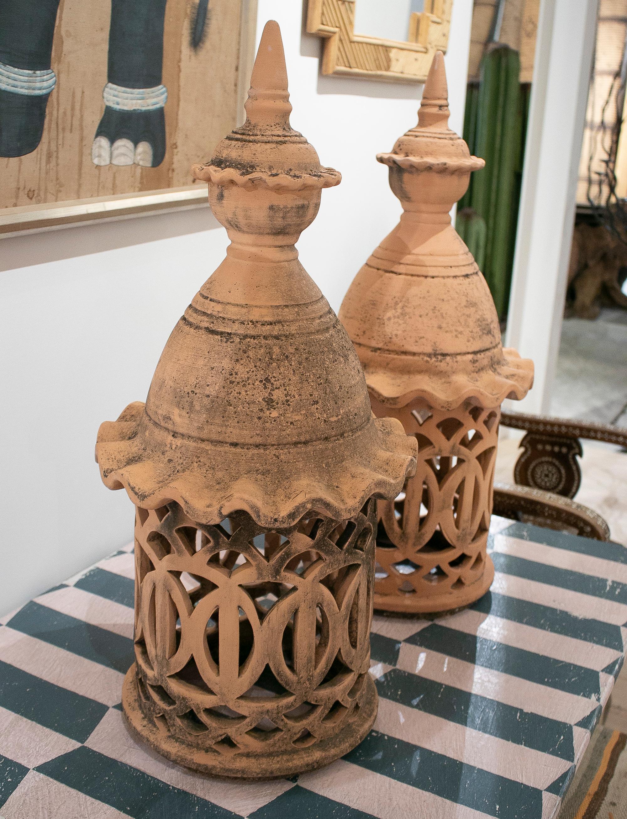 Pair of 1950s Spanish Hand Made Ceramic Finials In Good Condition In Marbella, ES