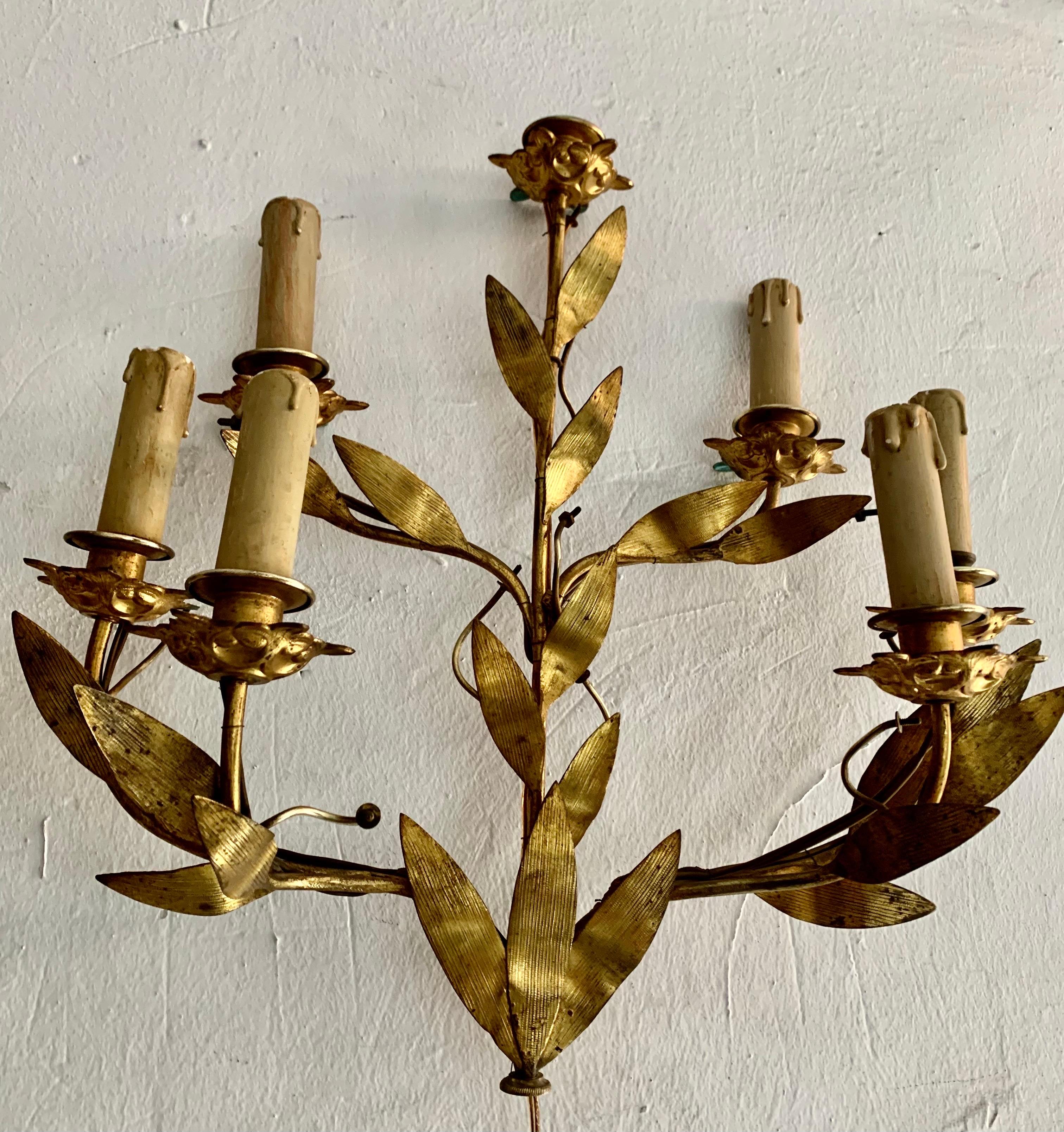 Pair of 1950s Spanish Wall Sconces in Gilt Metal and Six Light Arms For Sale 1
