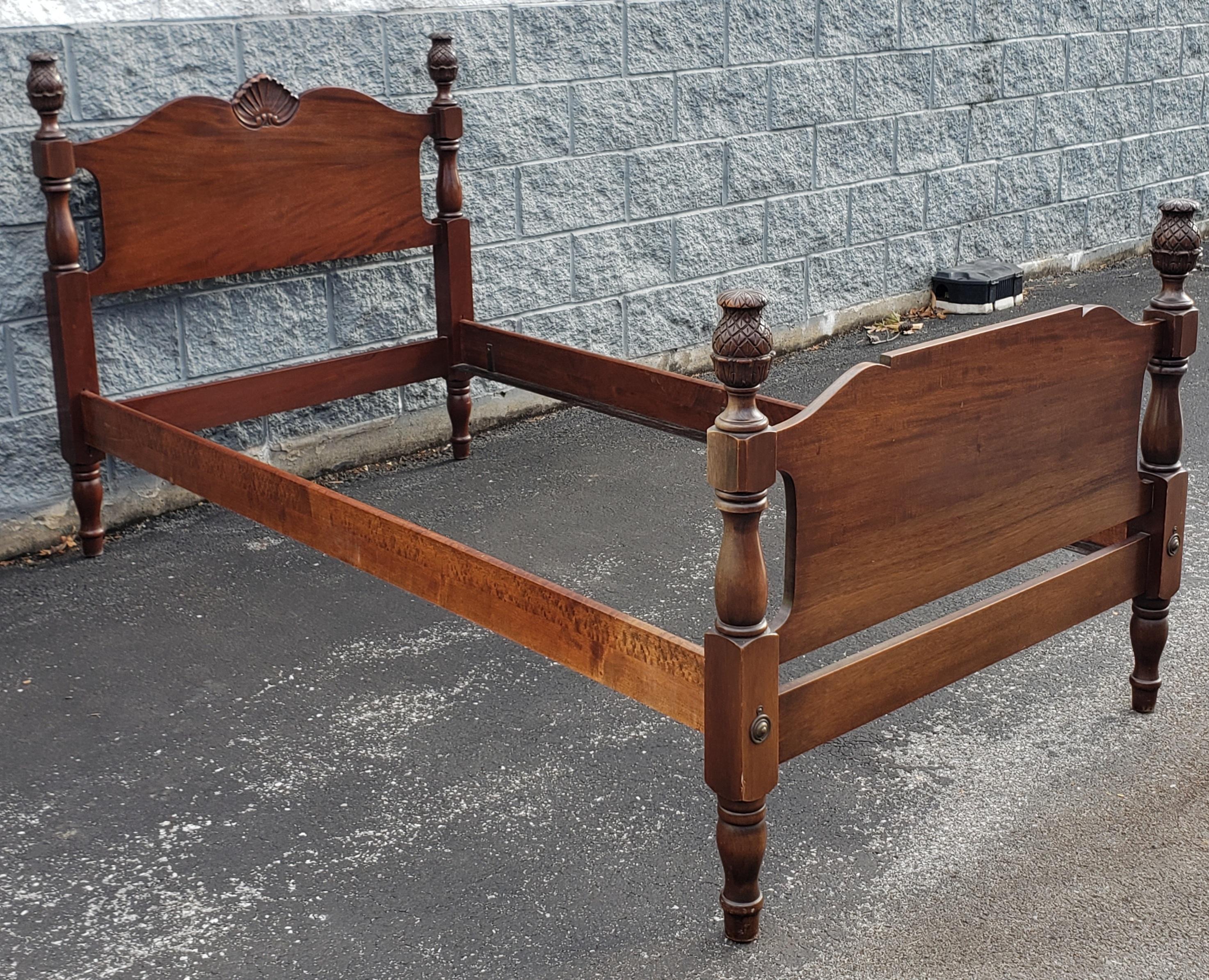 20th Century Pair of 1950s Staton Trutype Certified Genuine Mahogany Pineaple Twin Size Beds