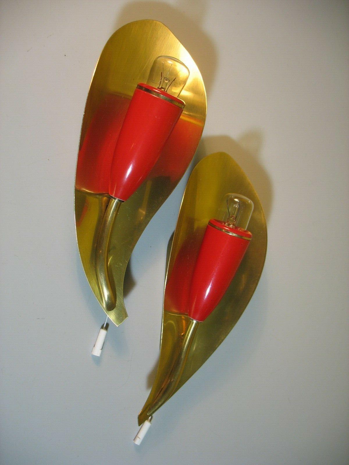 Pair of 1950s Stilnovo Style Sconces Brass and Red, Vintage, Italy For Sale 3