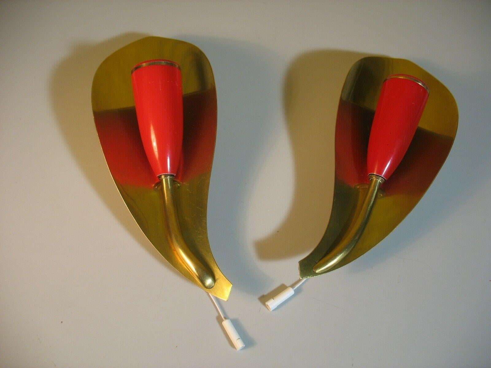 German Pair of 1950s Stilnovo Style Sconces Brass and Red, Vintage, Italy For Sale