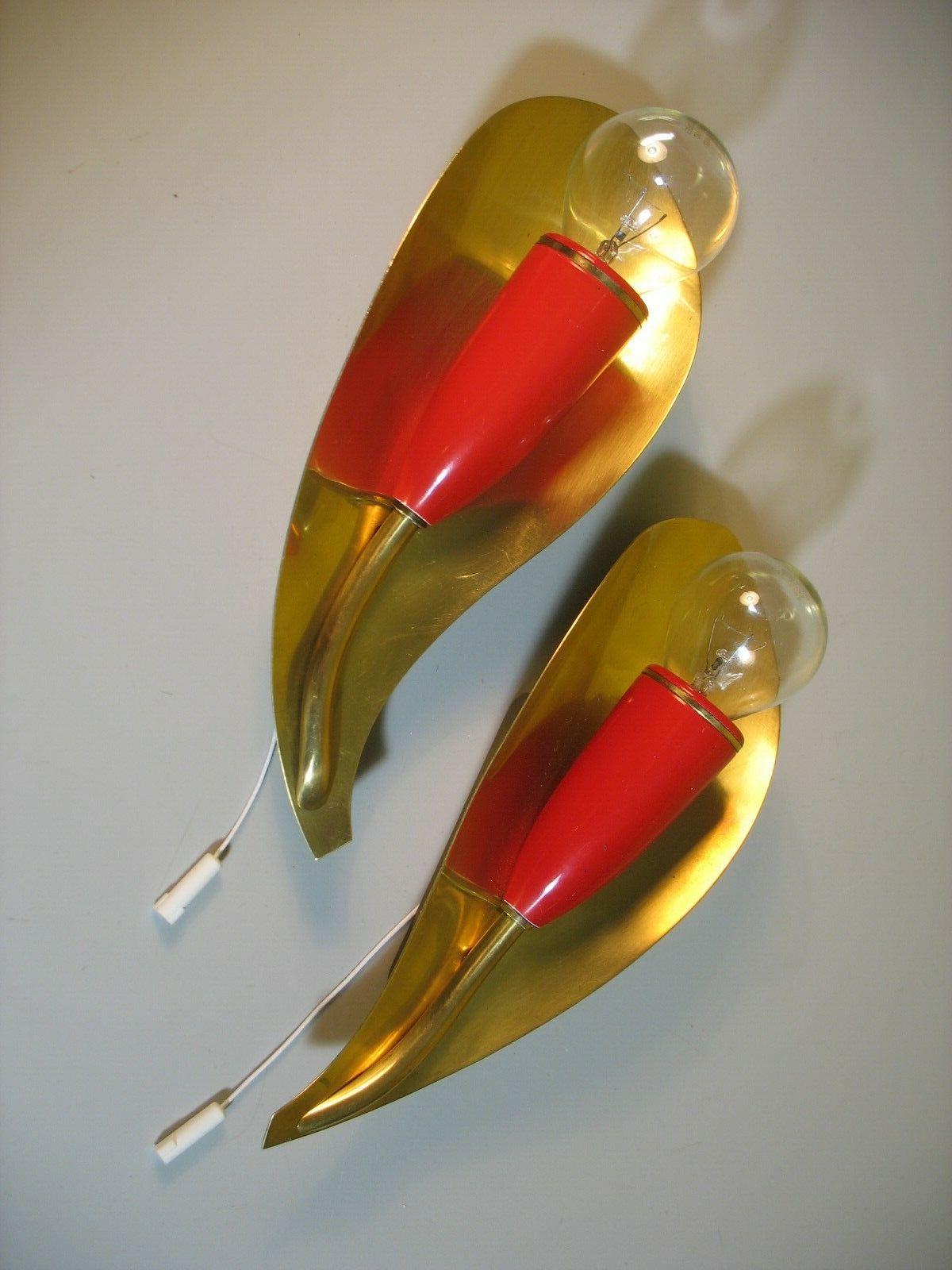 Pair of 1950s Stilnovo Style Sconces Brass and Red, Vintage, Italy In Good Condition For Sale In Nuernberg, DE