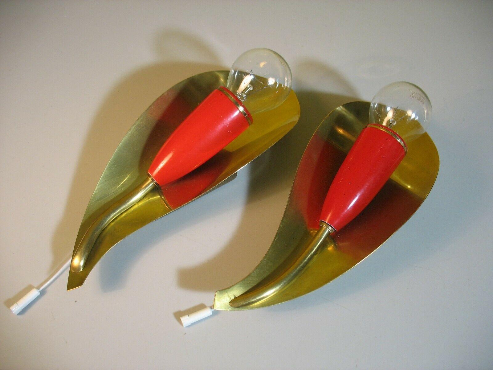 Pair of 1950s Stilnovo Style Sconces Brass and Red, Vintage, Italy For Sale 1