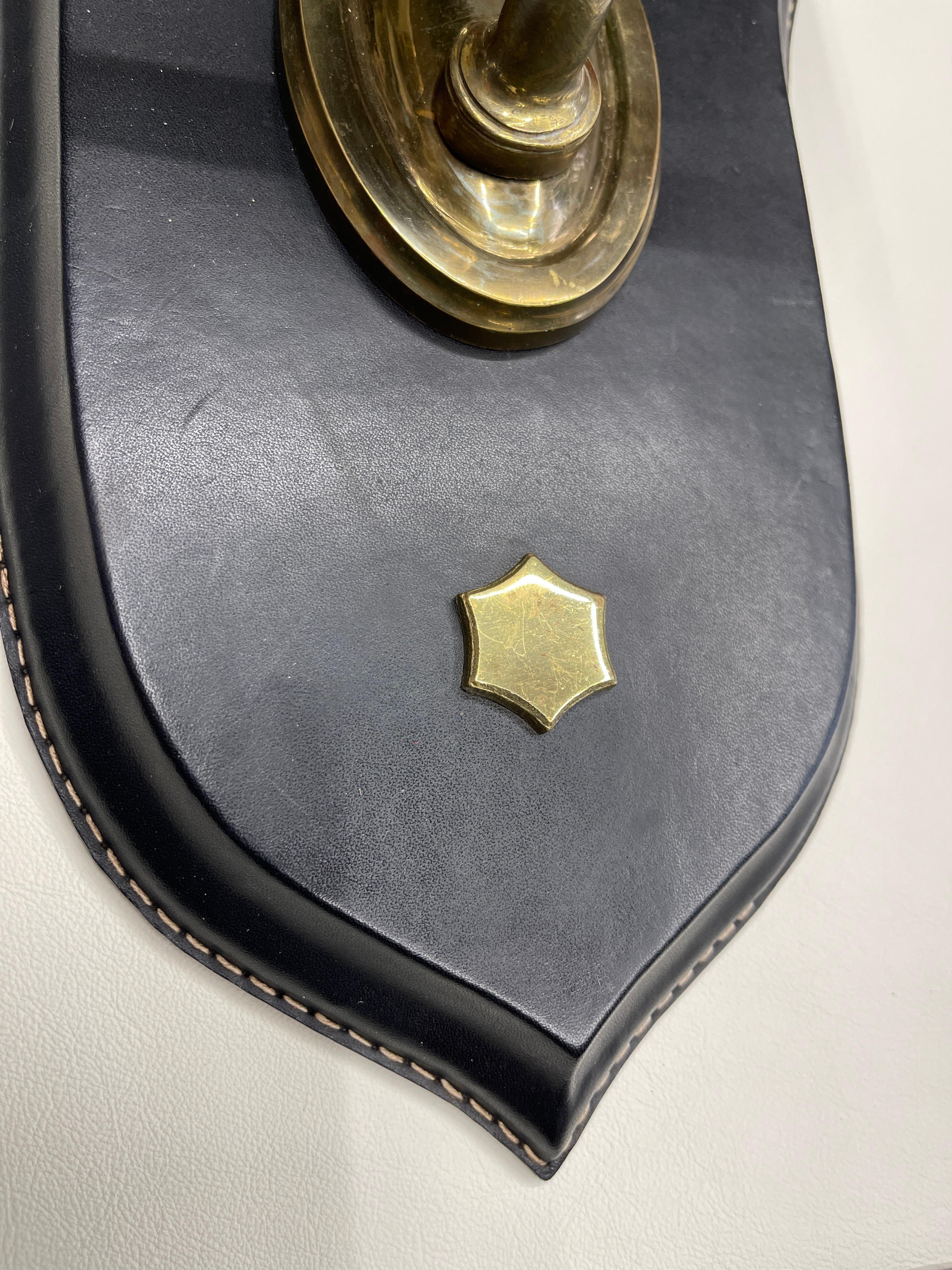 Bronzo Coppia di appliques in pelle Stitch by Jacques Adnet degli anni '50 in vendita