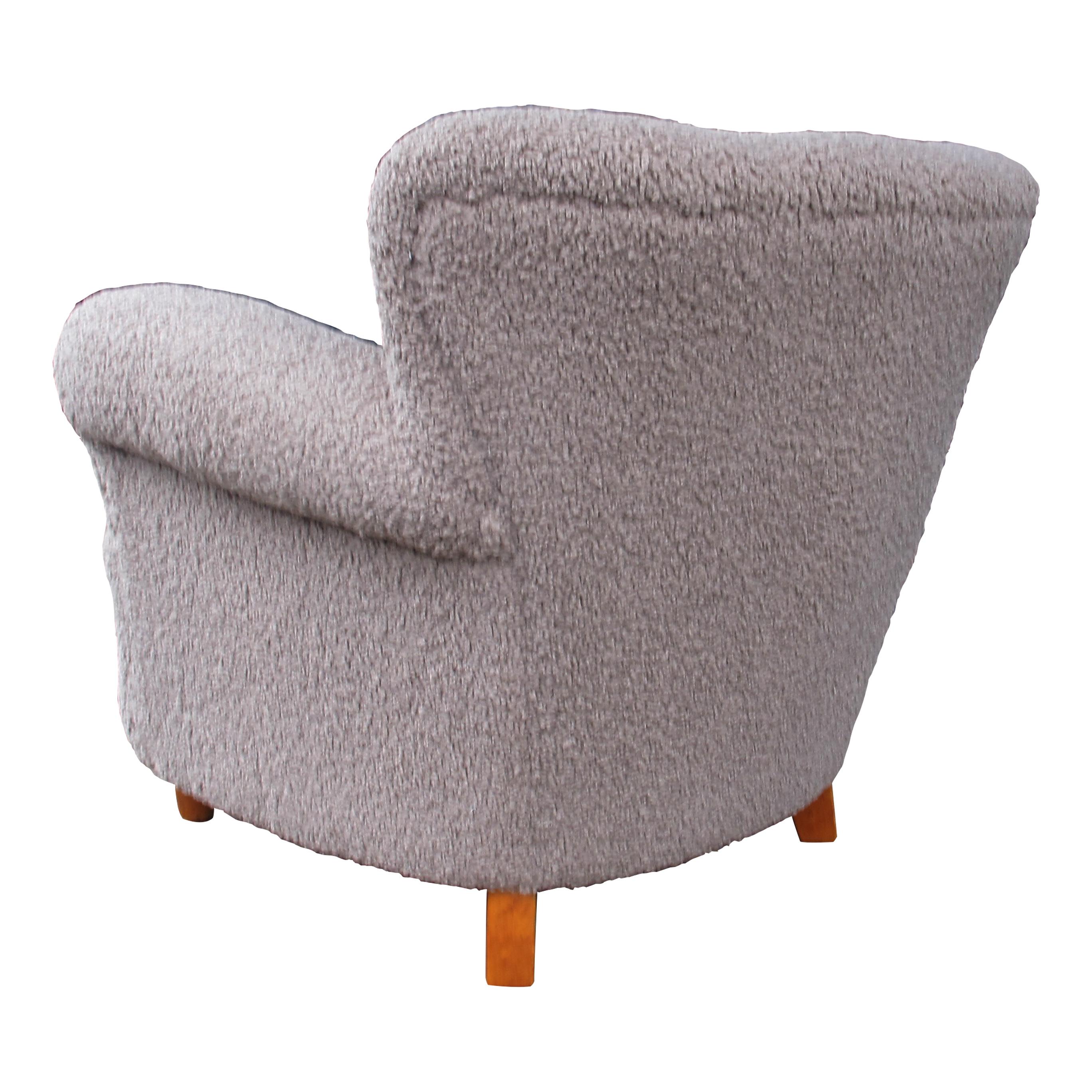 Pareja de sillones suecos de los años 50 en tela Bouclé de color topo en Bueno estado para la venta en London, GB