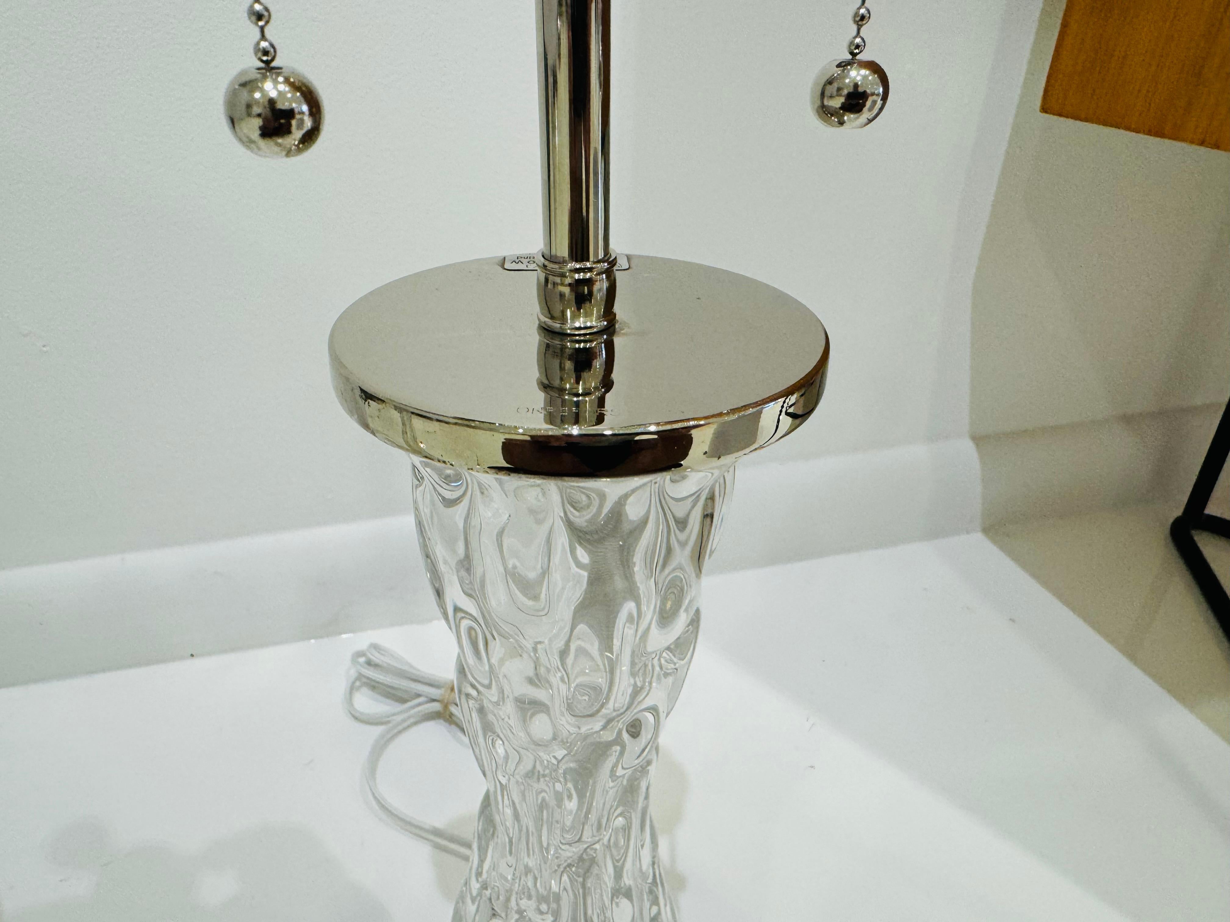 Suédois Paire de lampes de table en cristal suédois Orrefors Carl Fagerlund du milieu du siècle dernier en vente