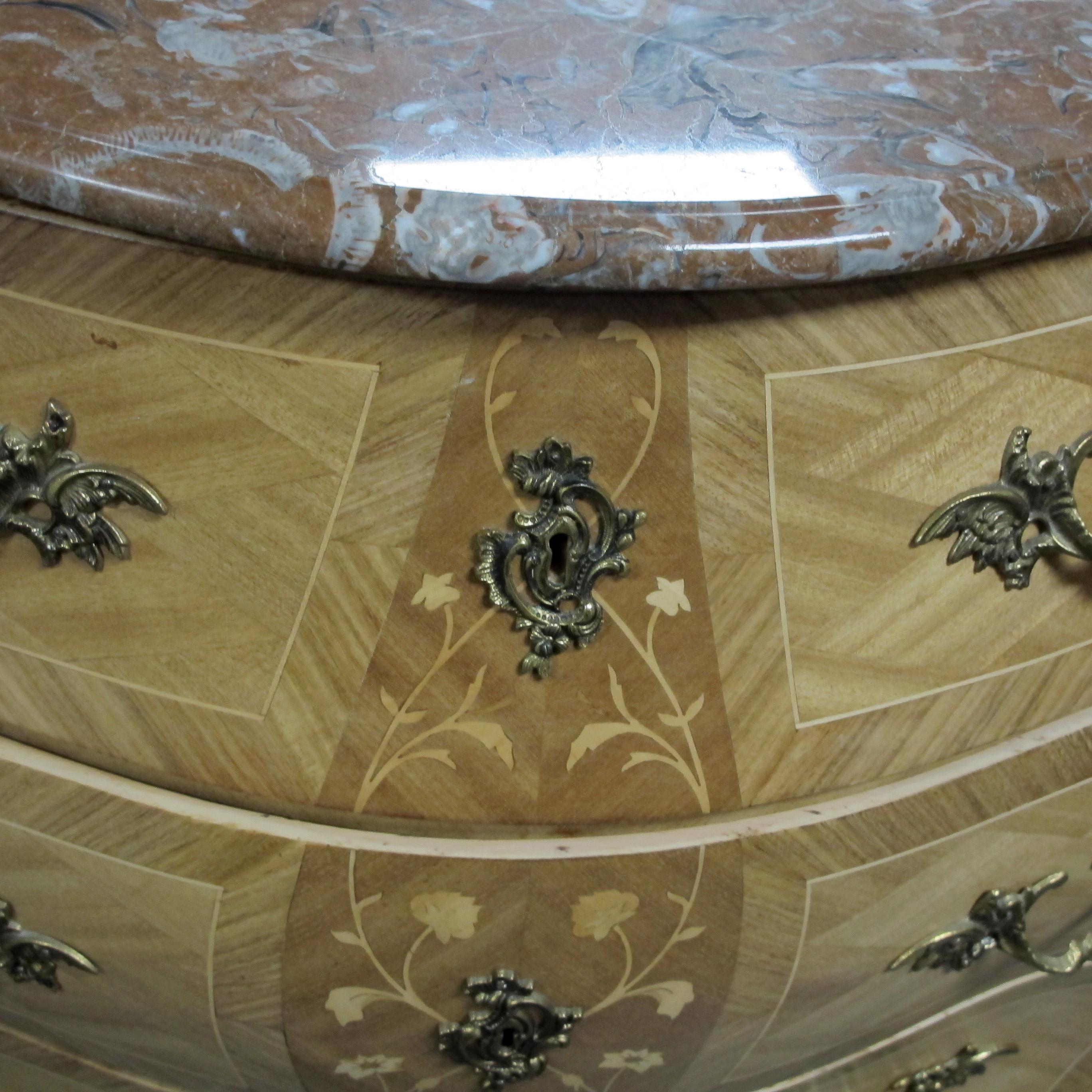 Pair of 1950s Swedish Walnut Inlaid Serpentine Bombe Chest of Drawers/Commodes 4