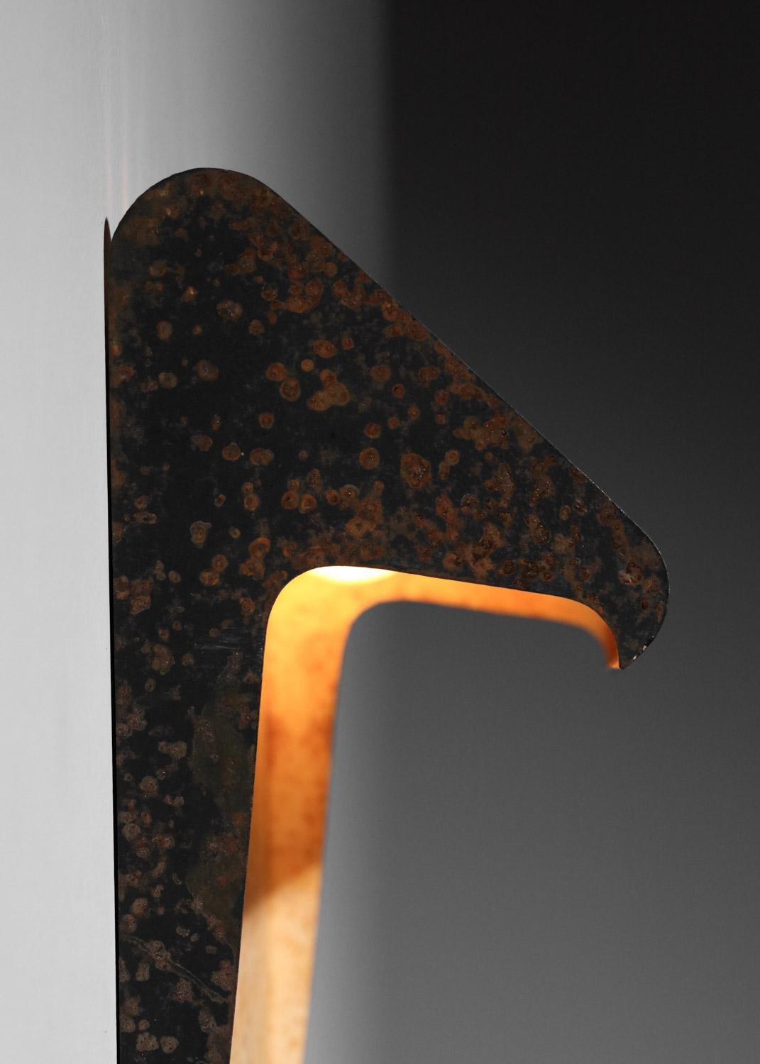 Lacquered Pair of 1950s wall lights attributed to Atelier Guilux Paris For Sale