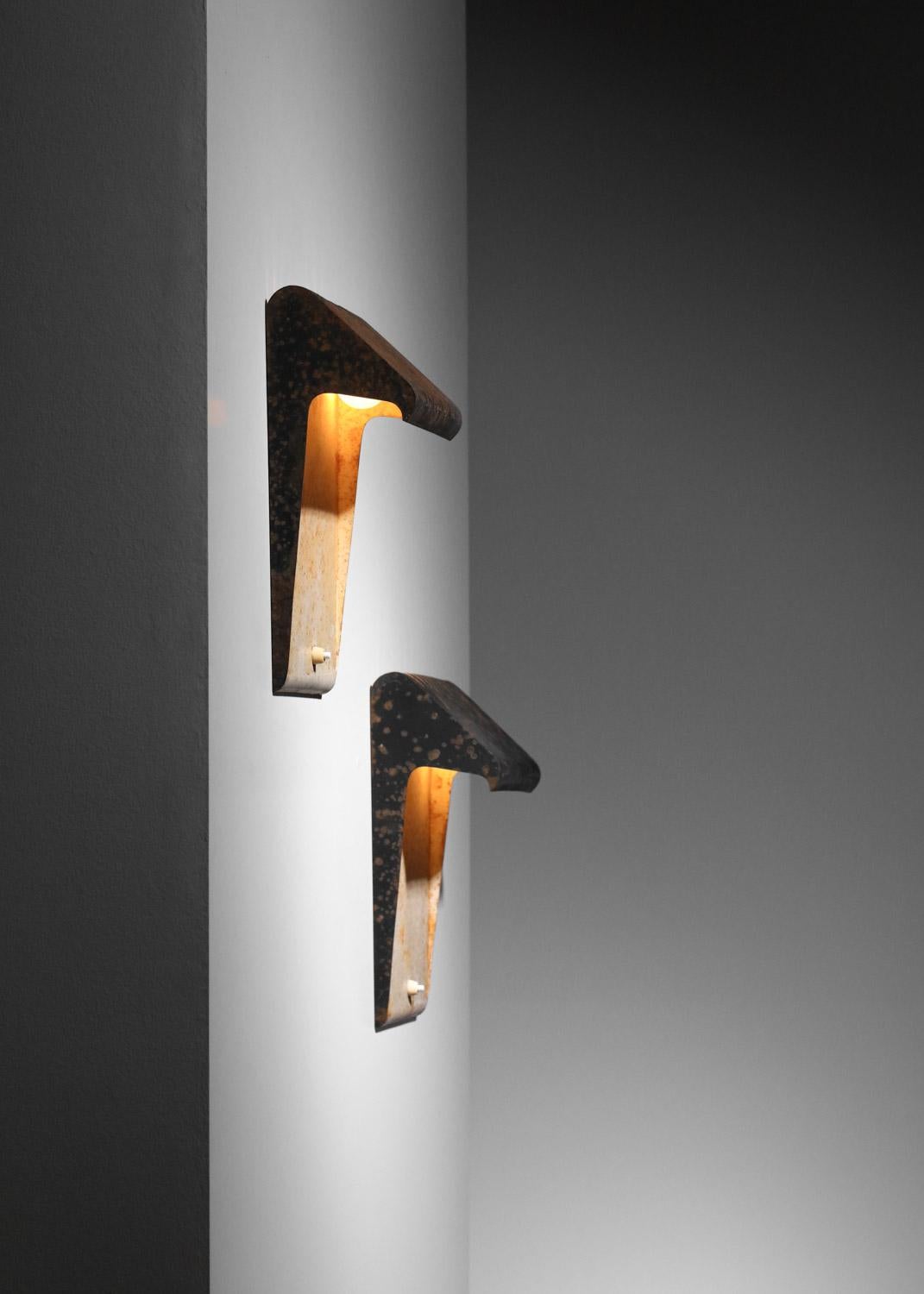 Pair of 1950s wall lights attributed to Atelier Guilux Paris For Sale 1