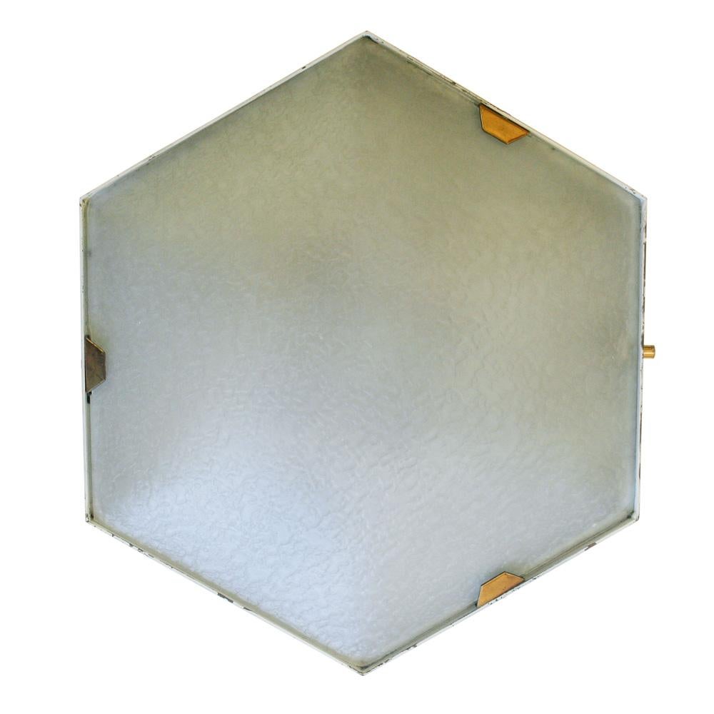 Mid-Century Modern Pair of 1950s Wall Lights in Hexagonal Shape Brass White Lacquer by Stilnovo For Sale