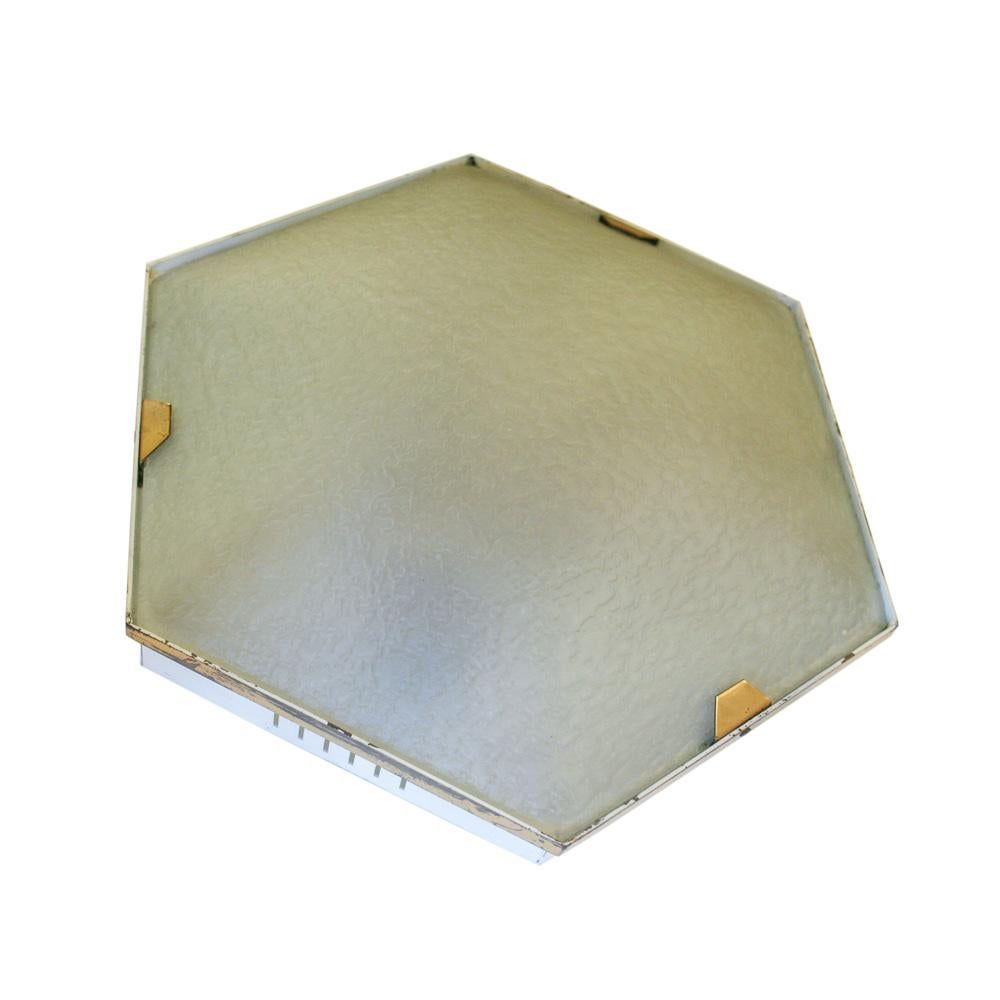 Pair of 1950s Wall Lights in Hexagonal Shape Brass White Lacquer by Stilnovo In Good Condition For Sale In London, GB