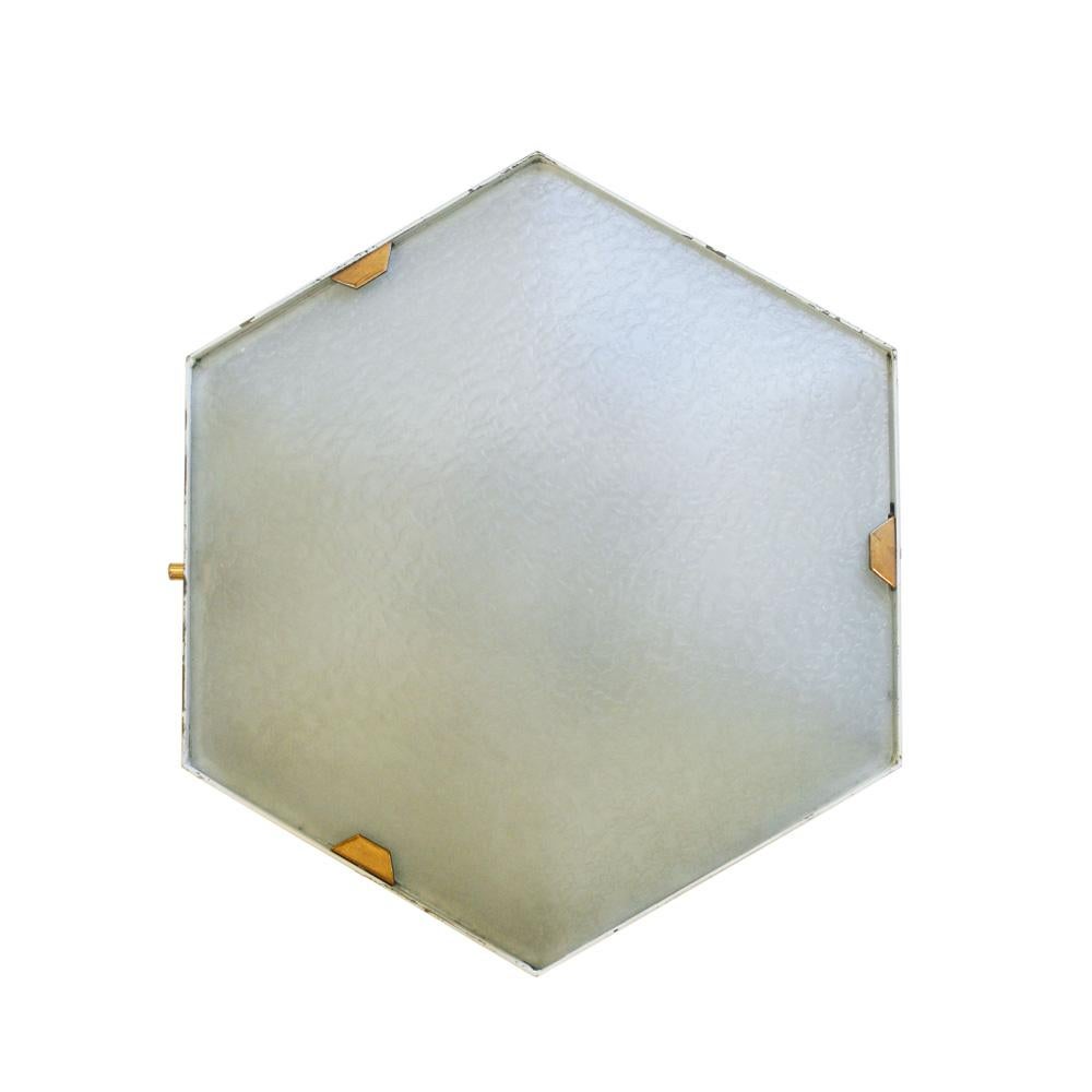Mid-20th Century Pair of 1950s Wall Lights in Hexagonal Shape Brass White Lacquer by Stilnovo For Sale