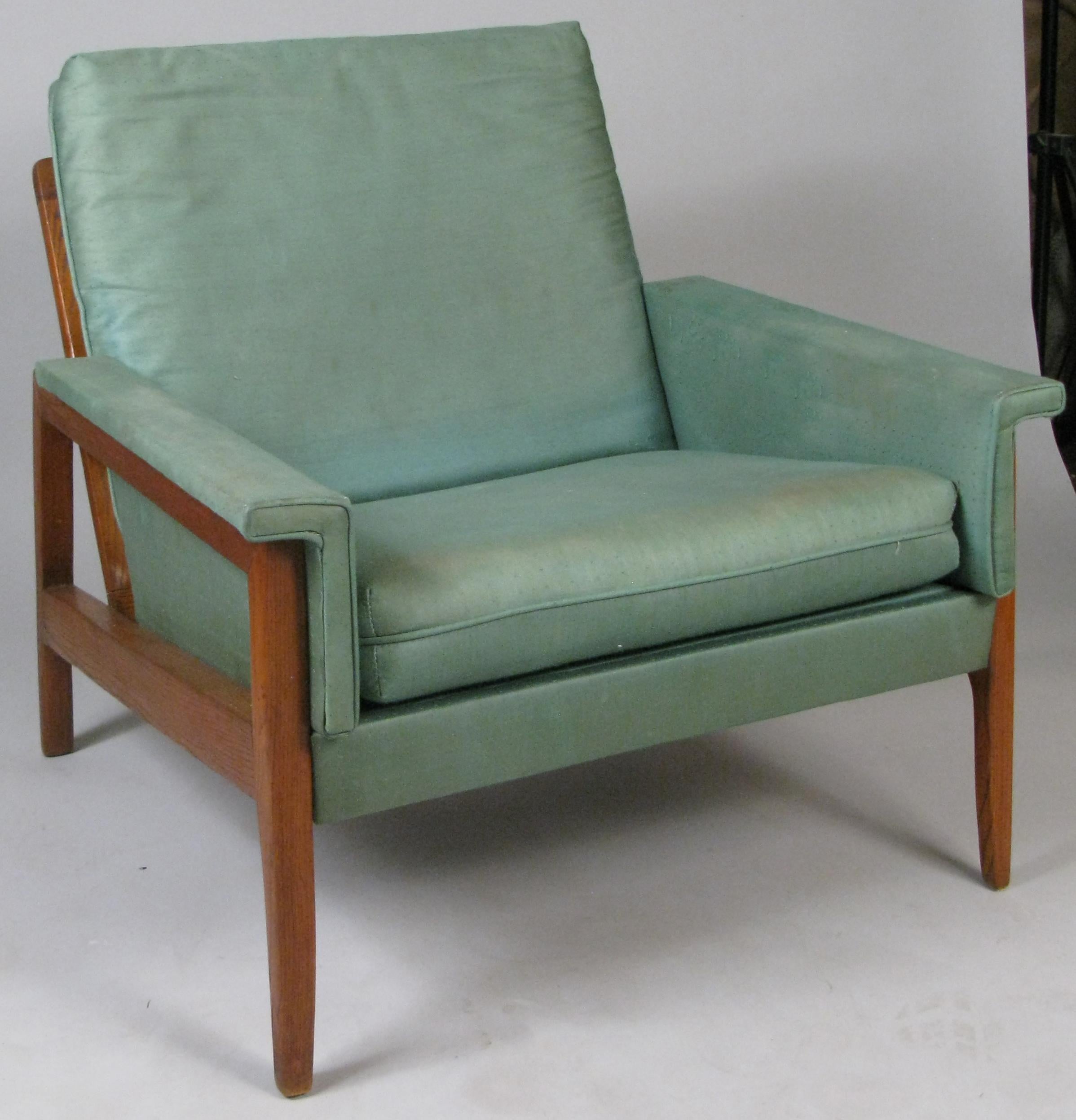 Modern Pair of 1950s Walnut Lounge Chairs