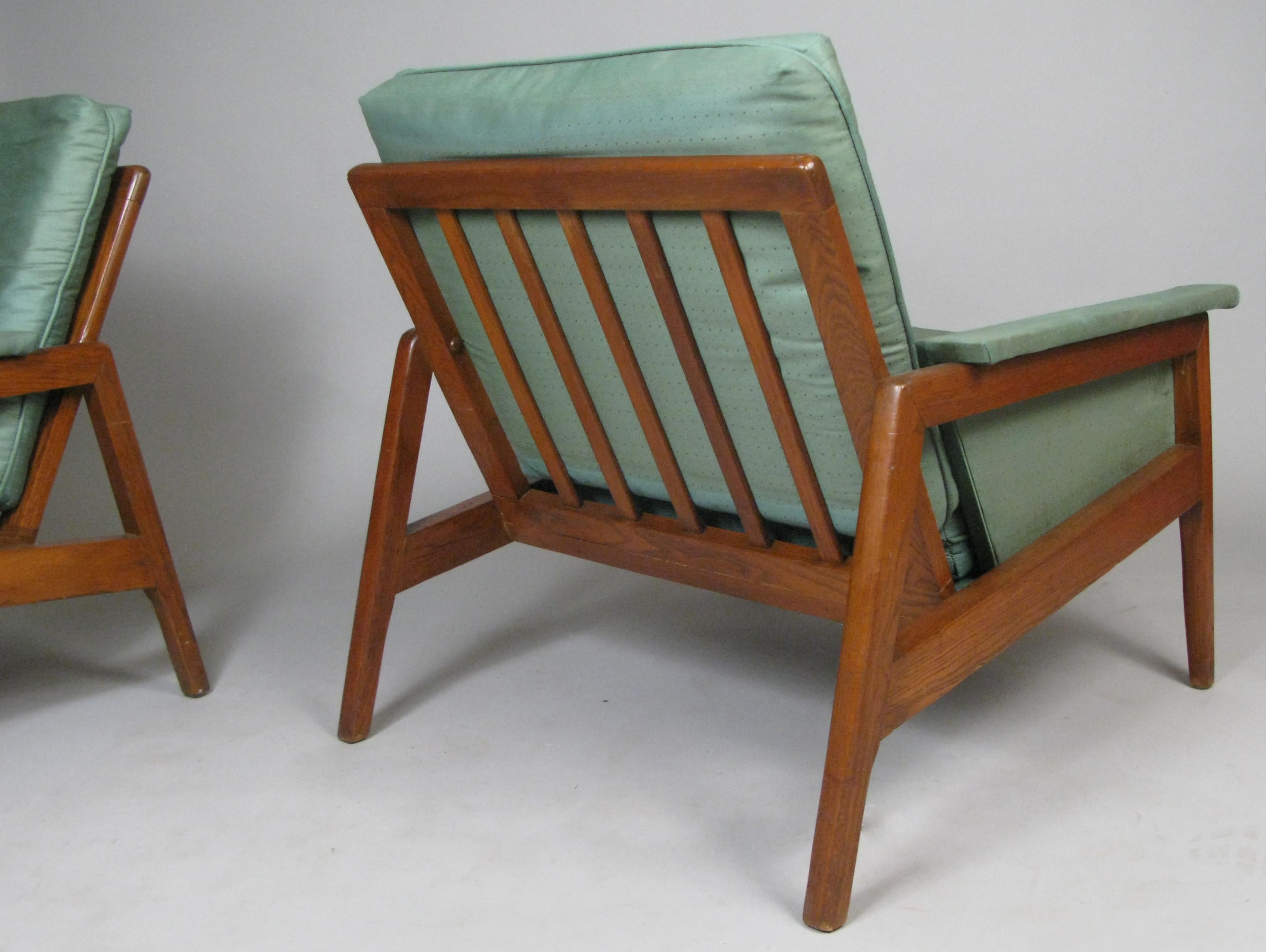 Pair of 1950s Walnut Lounge Chairs 2