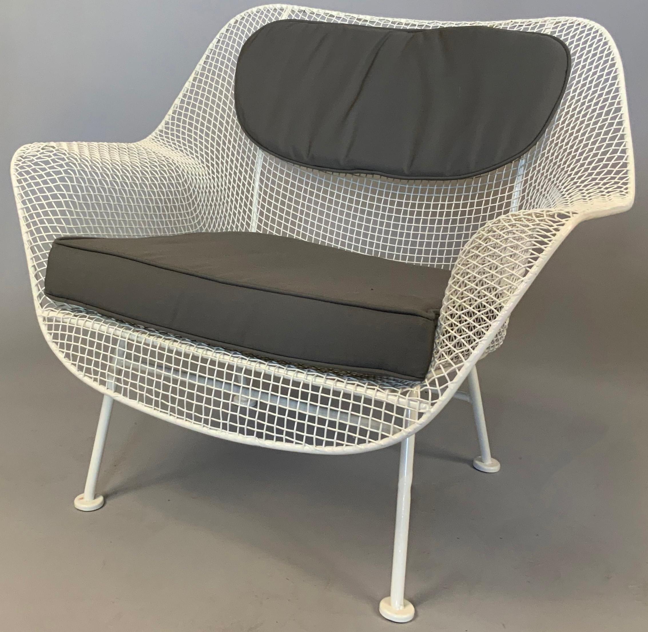 Mid-Century Modern Pair of 1950s Woodard Sculptura Lounge Chairs