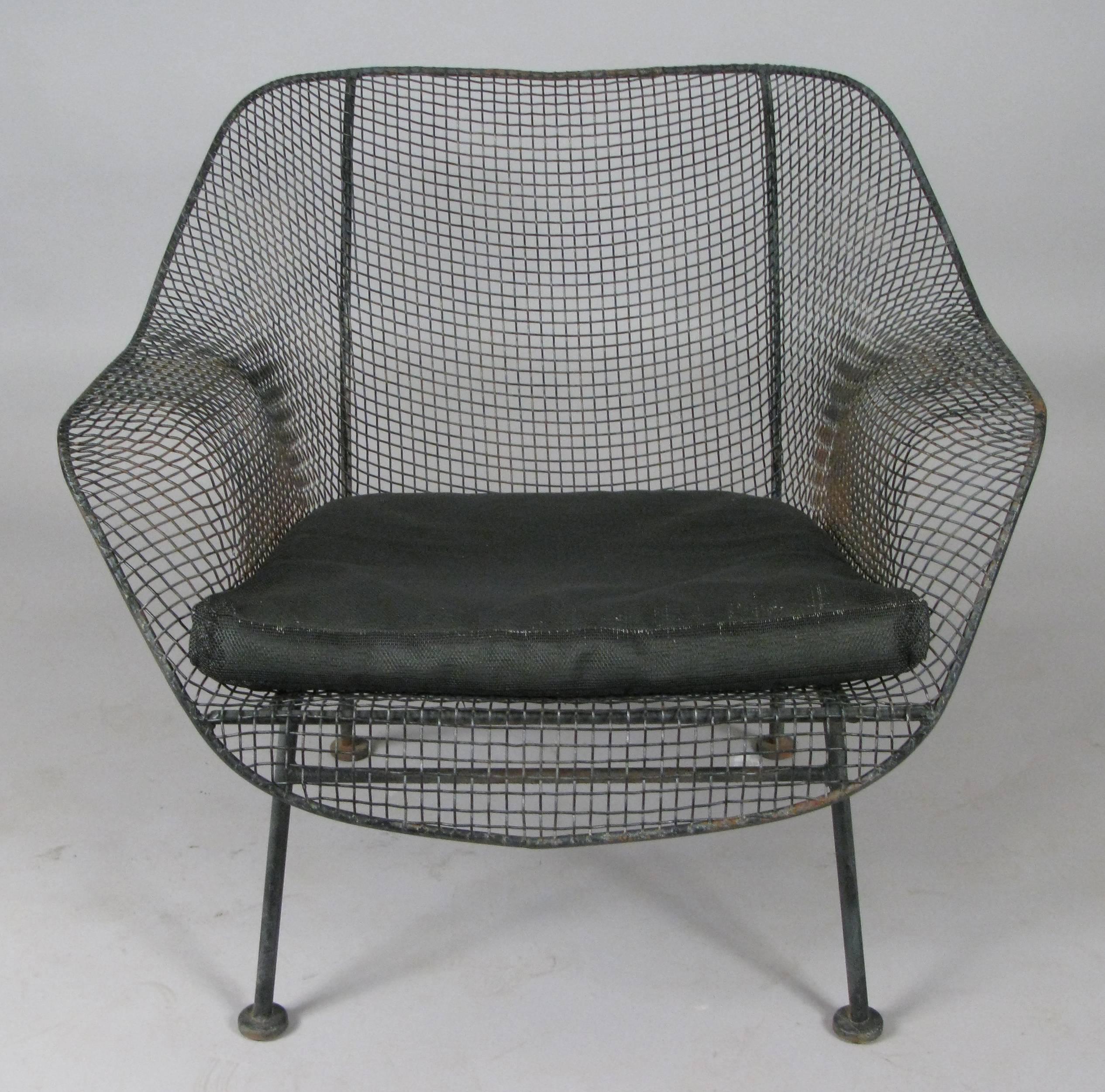 Mid-Century Modern Pair of 1950s Woodard Sculptura Lounge Chairs