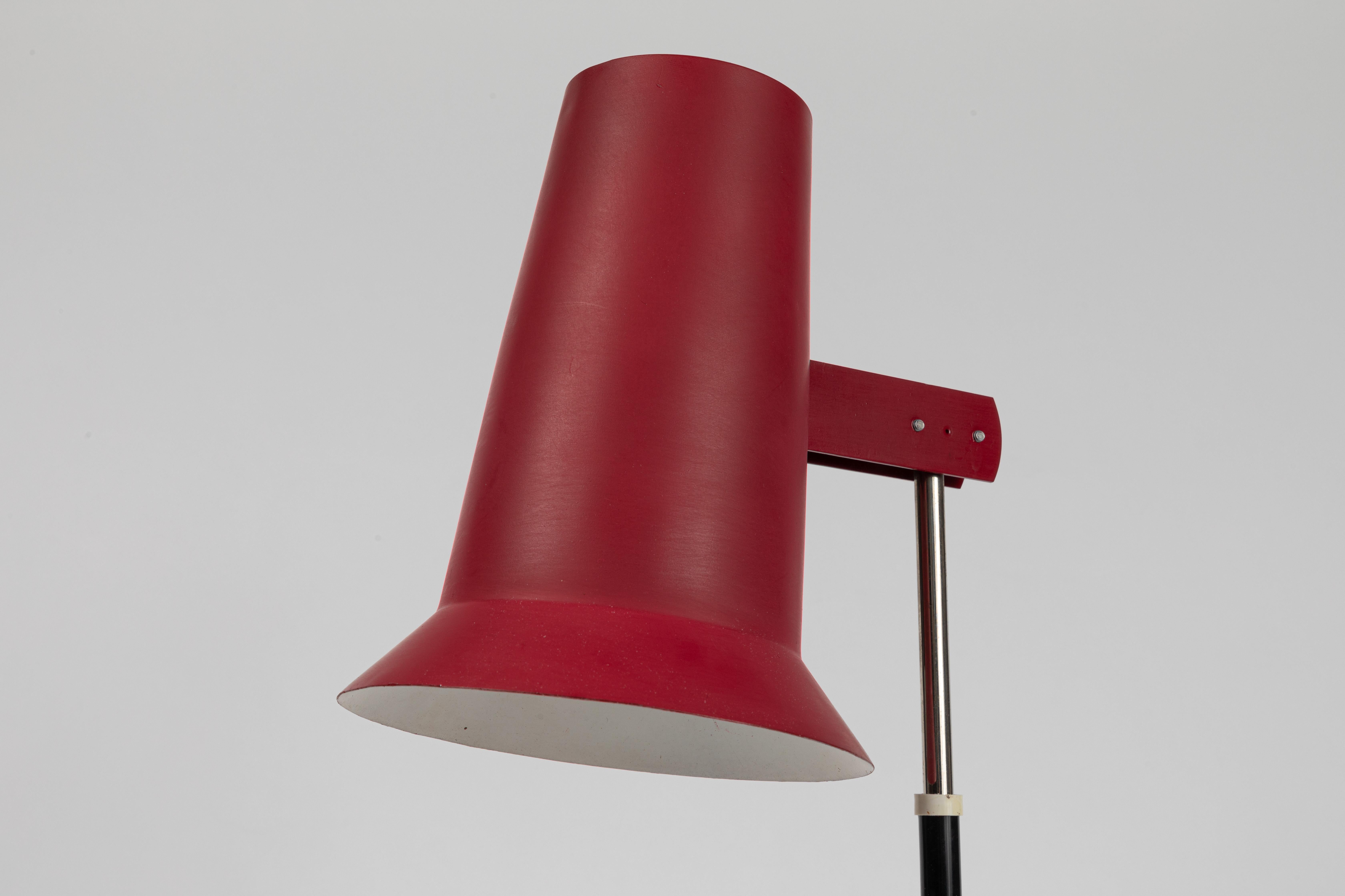 Pair of 1960s Yki Nummi Series 40-040 Red Table Lamps for Stockmann-Orno For Sale 4
