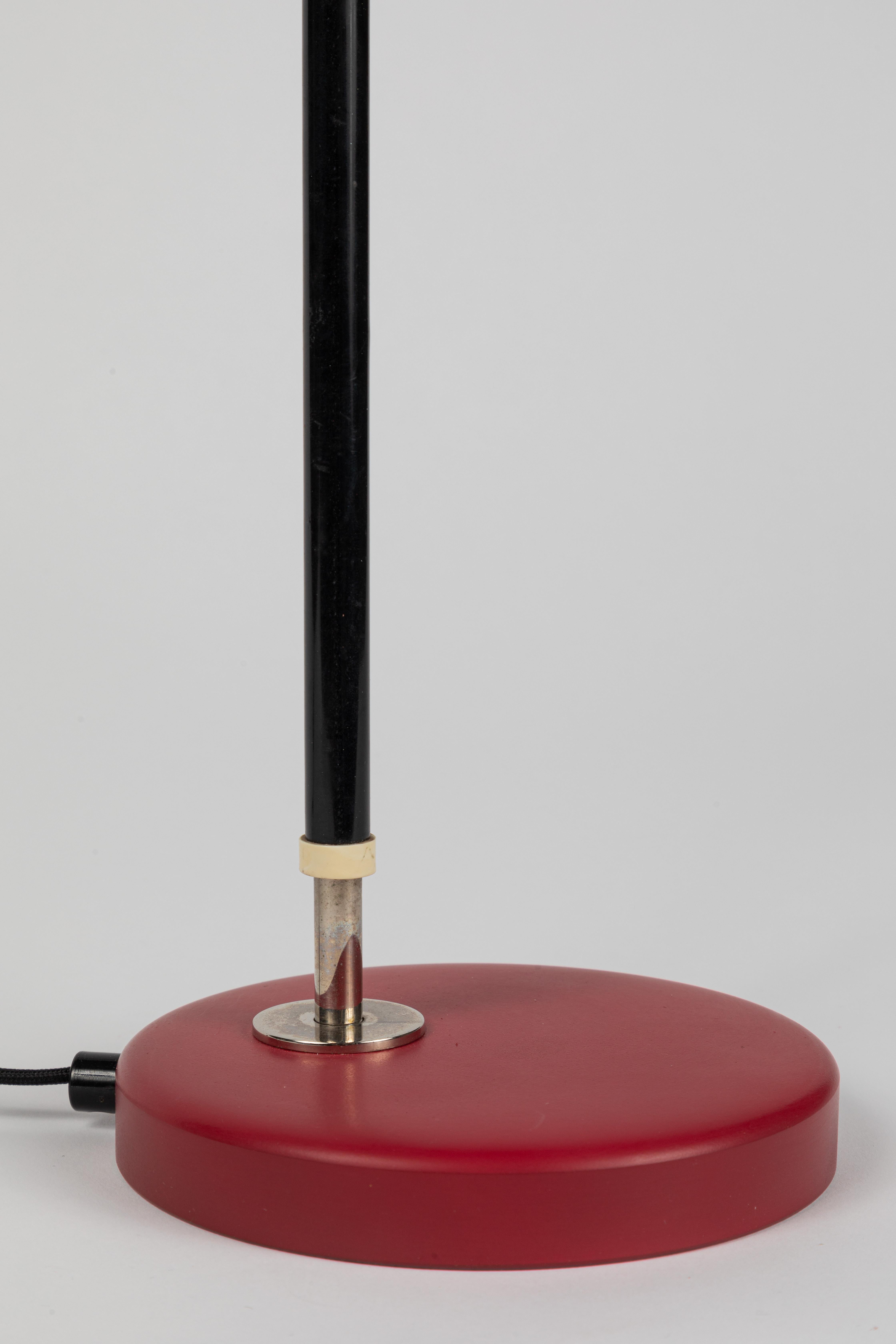 Paire de lampes de bureau rouges Yki Nummi, Series 40-040 des années 1960 pour Stockmann-Orno en vente 10