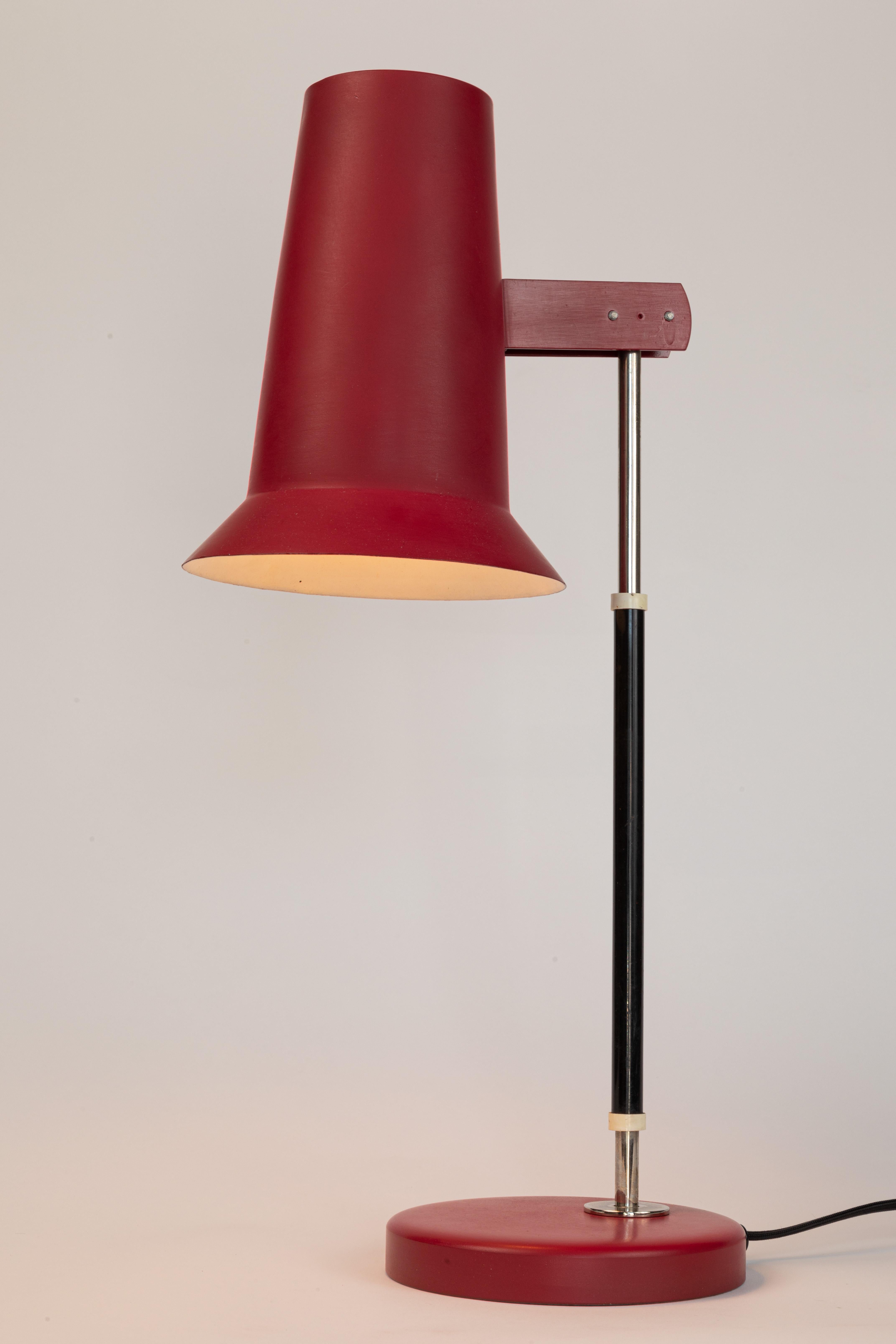 Finnish Pair of 1960s Yki Nummi Series 40-040 Red Table Lamps for Stockmann-Orno For Sale