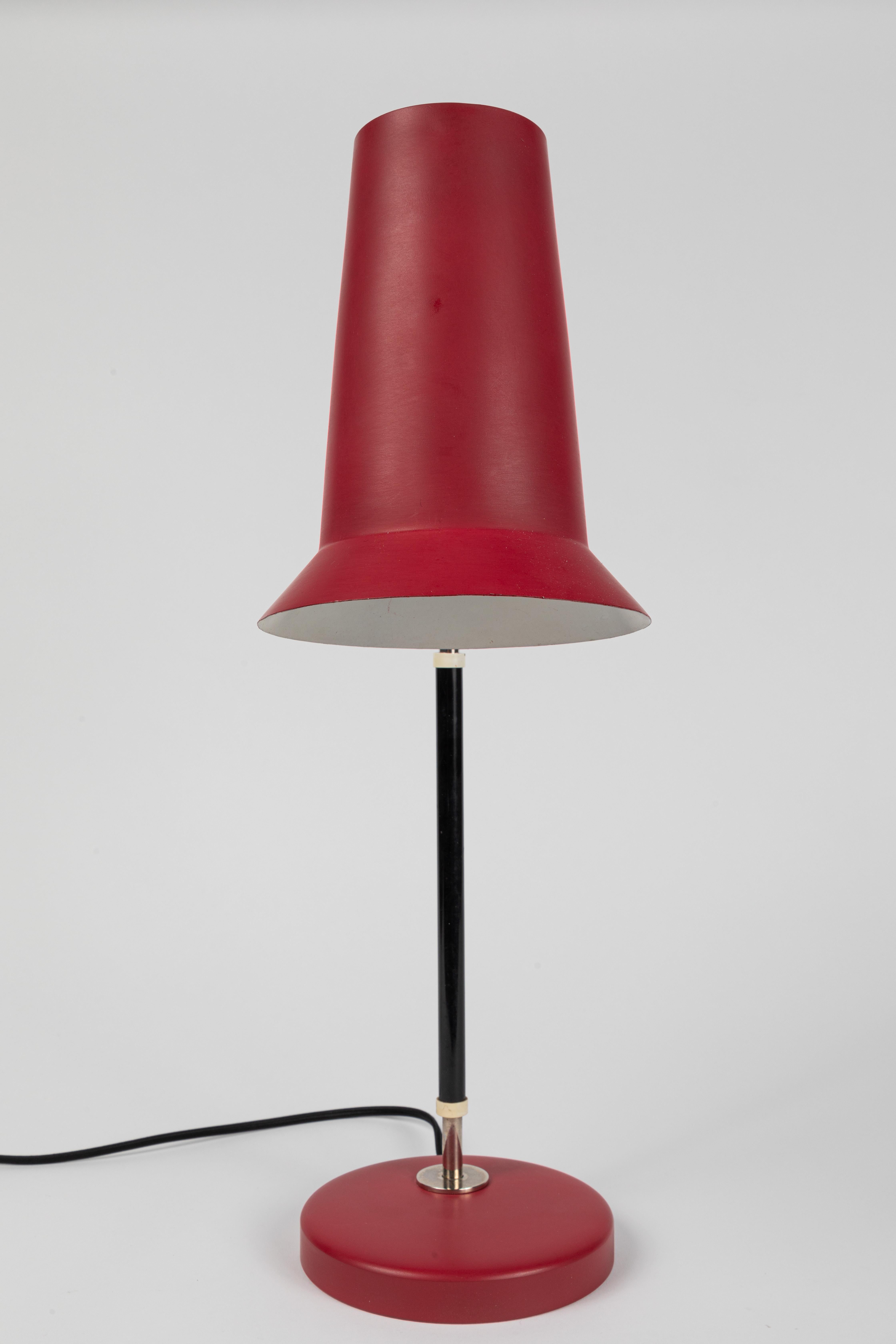 Mid-20th Century Pair of 1960s Yki Nummi Series 40-040 Red Table Lamps for Stockmann-Orno For Sale