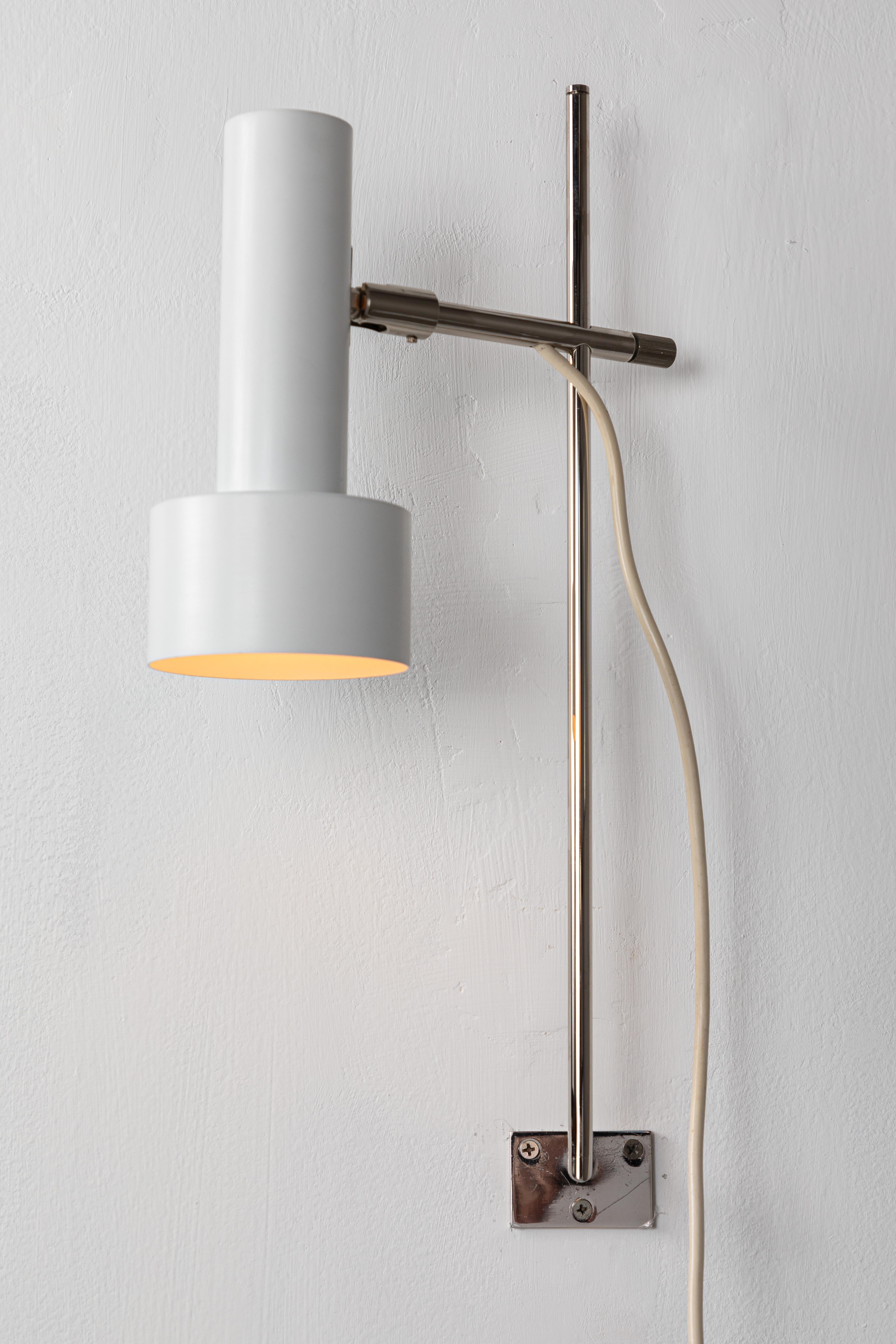 1960s Adjustable Wall Light Attributed to Giuseppe Ostuni (Moderne der Mitte des Jahrhunderts)