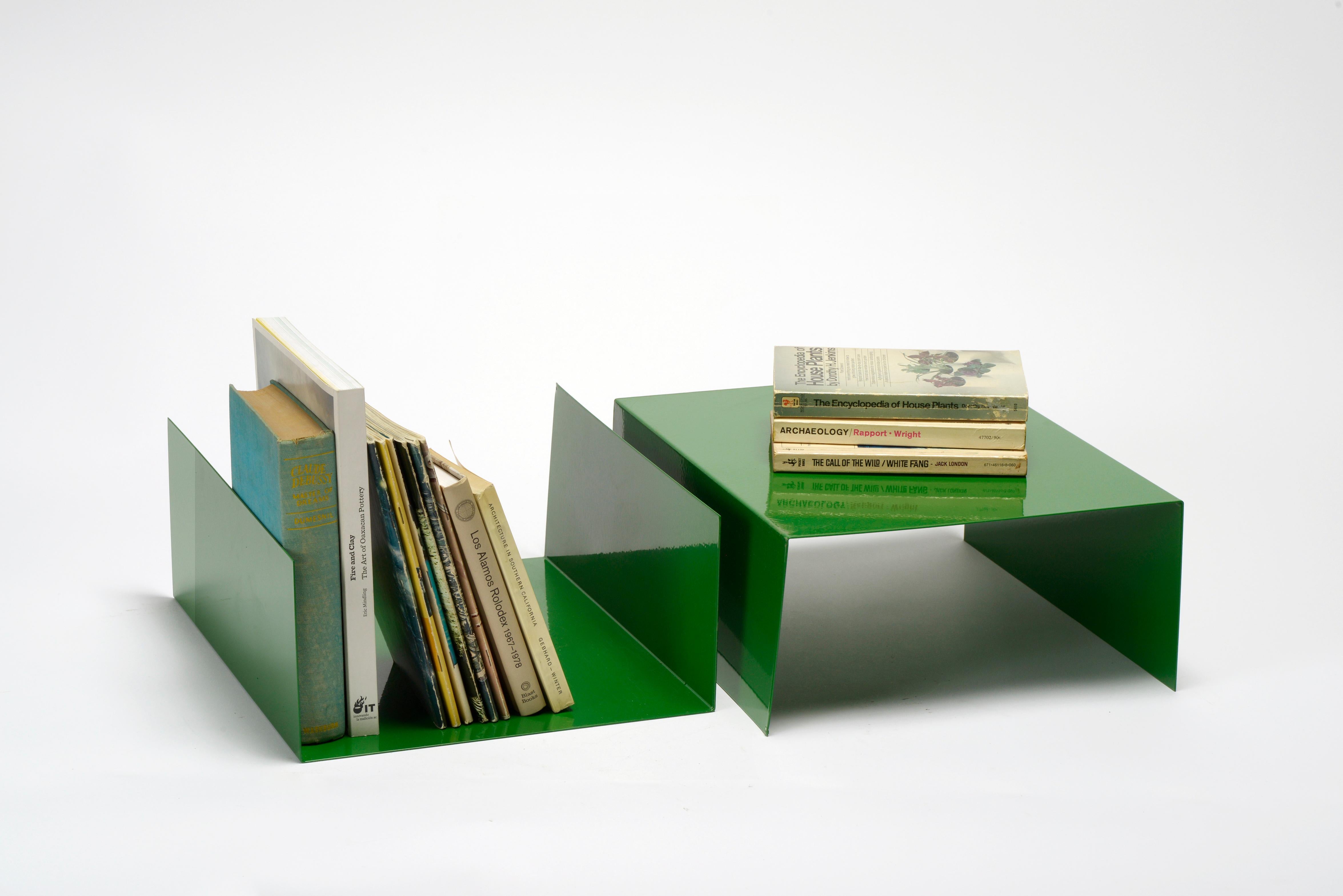 Mid-Century Modern Pair of 1960s Aluminum Paper Trays or Bookends Refinished in Kelly Green For Sale
