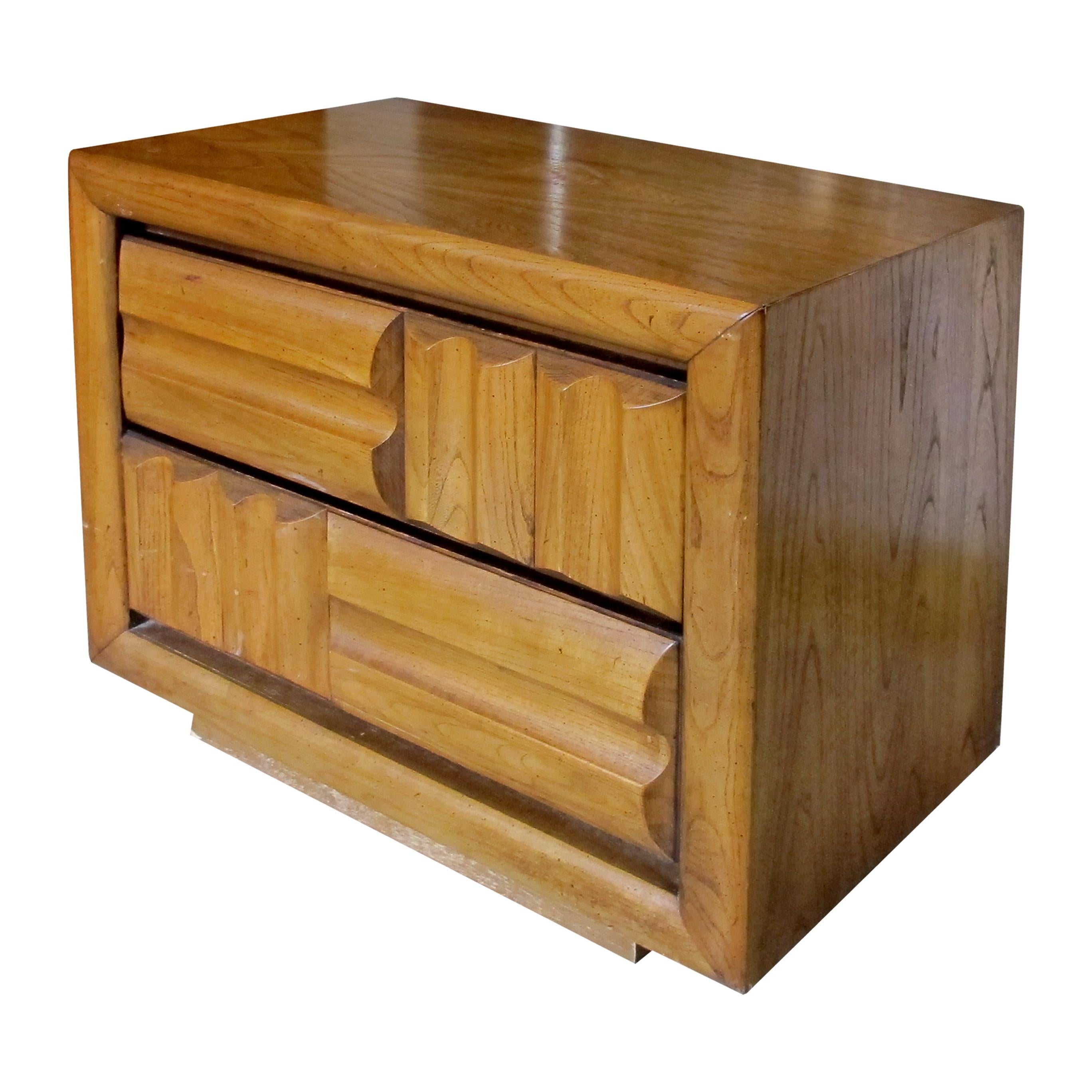 Pair of 1960s American “Brutalist” Geometric Walnut Bedside/End Tables by Lane In Good Condition In London, GB