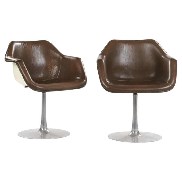 Paire de fauteuils des années 1960, conçus par Robin Day. en vente