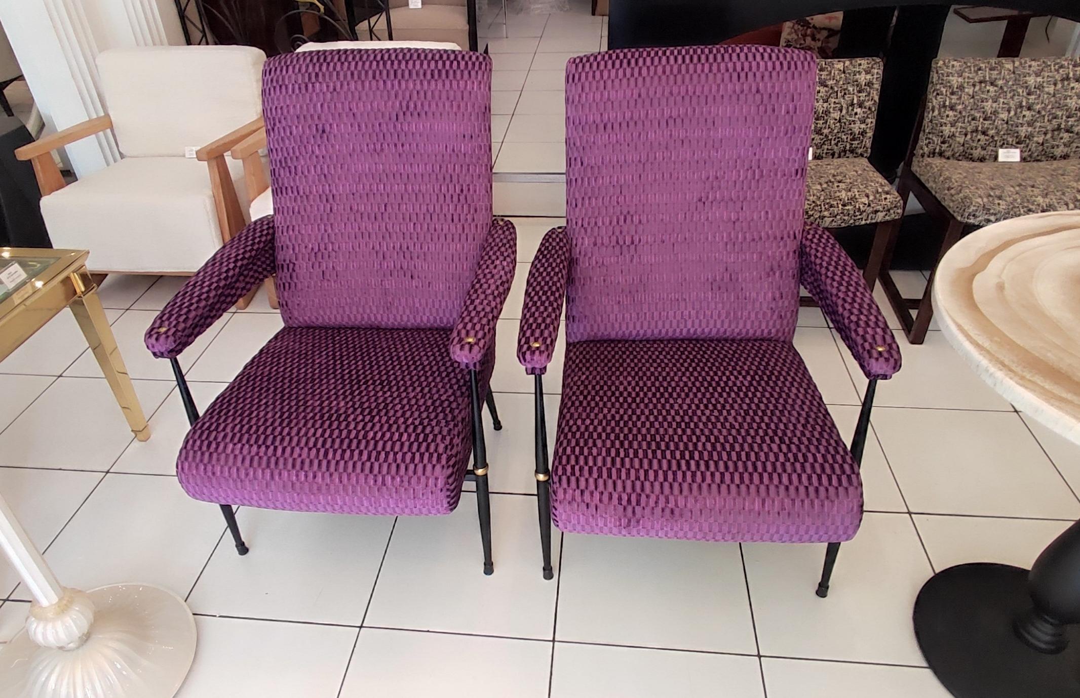 Pair of 1960s armchairs in purple fabric For Sale 8