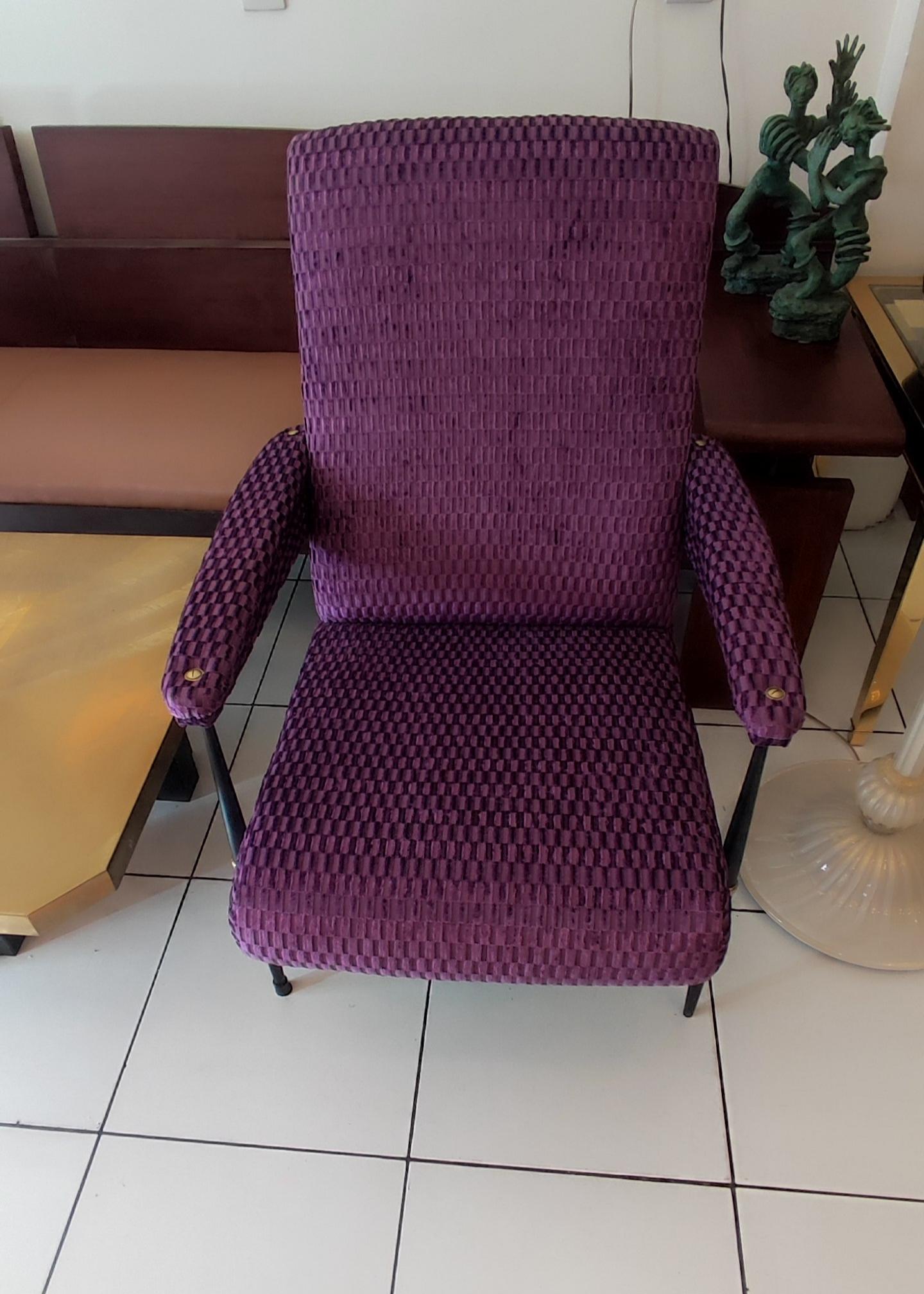 Pair of 1960s armchairs in purple fabric For Sale 11