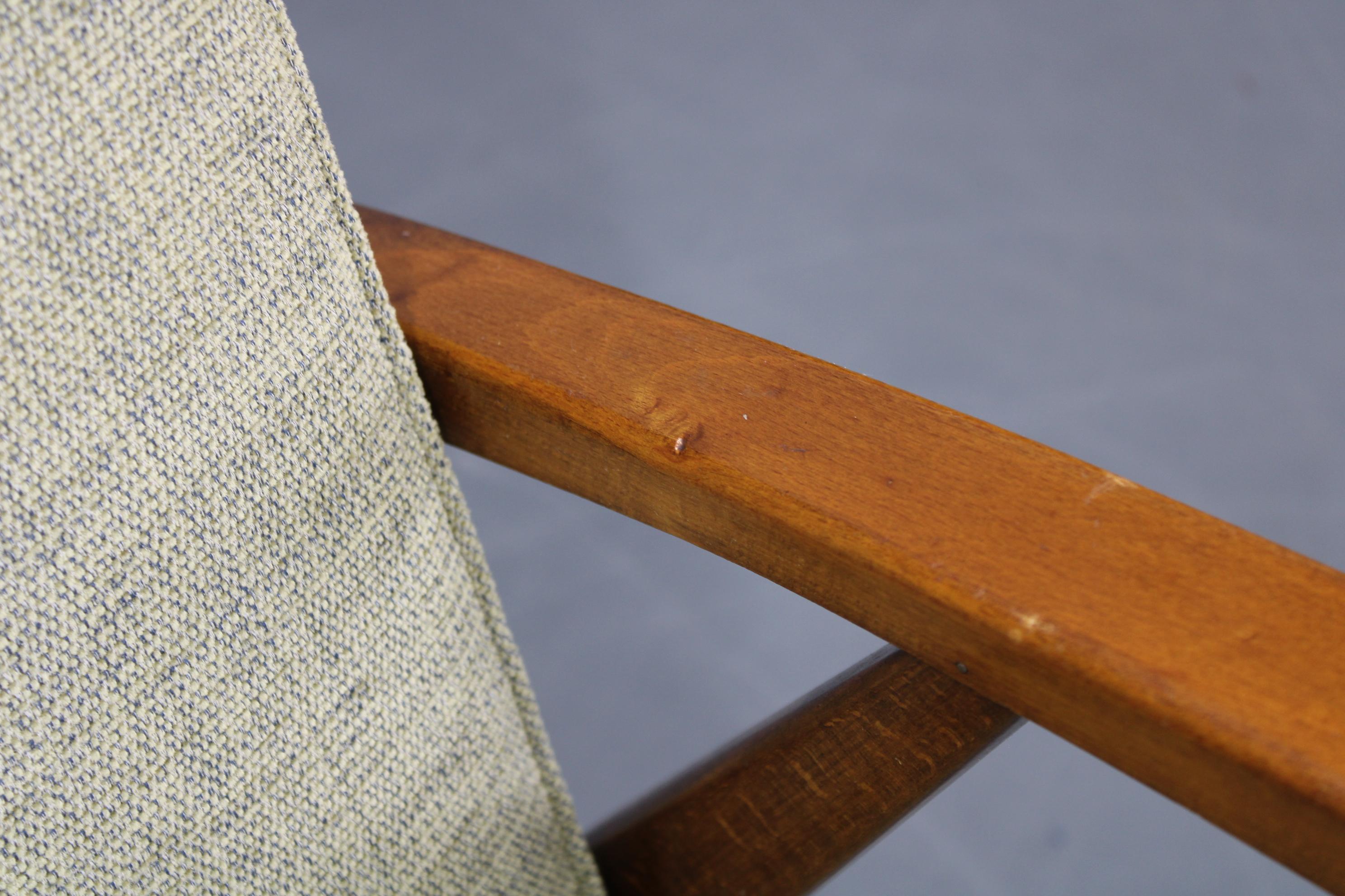 Paar 1960er Sessel aus massiver Buche, restauriert und neu gepolstert im Angebot 2