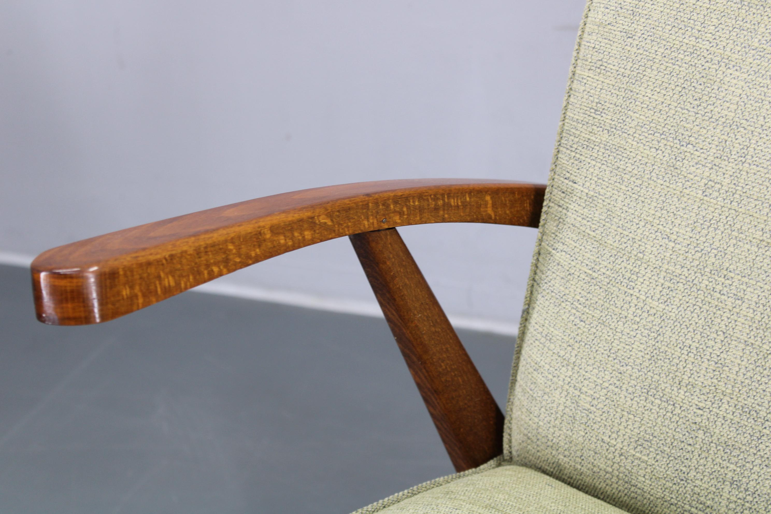 Paar 1960er Sessel aus massiver Buche, restauriert und neu gepolstert im Angebot 4